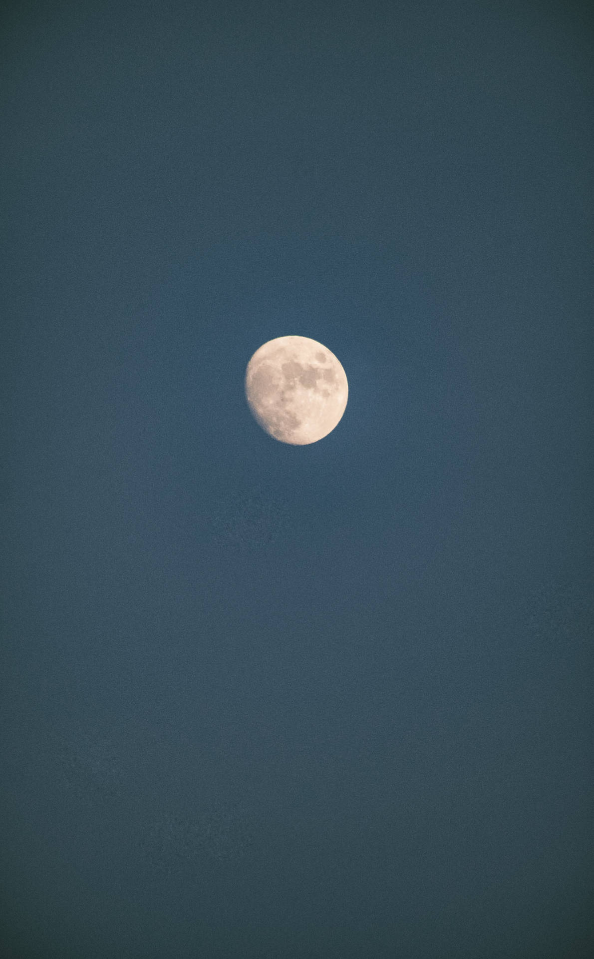Gibbous Luna Night Sky Aesthetic Background