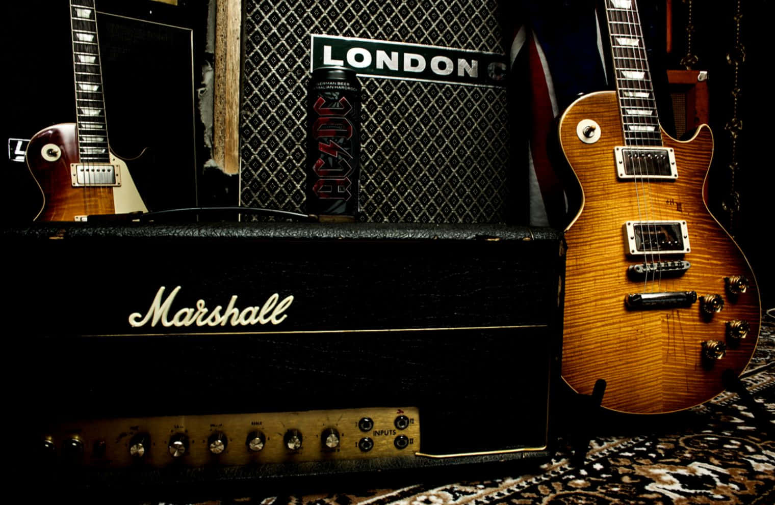 Gibson 335 Amplifier Background