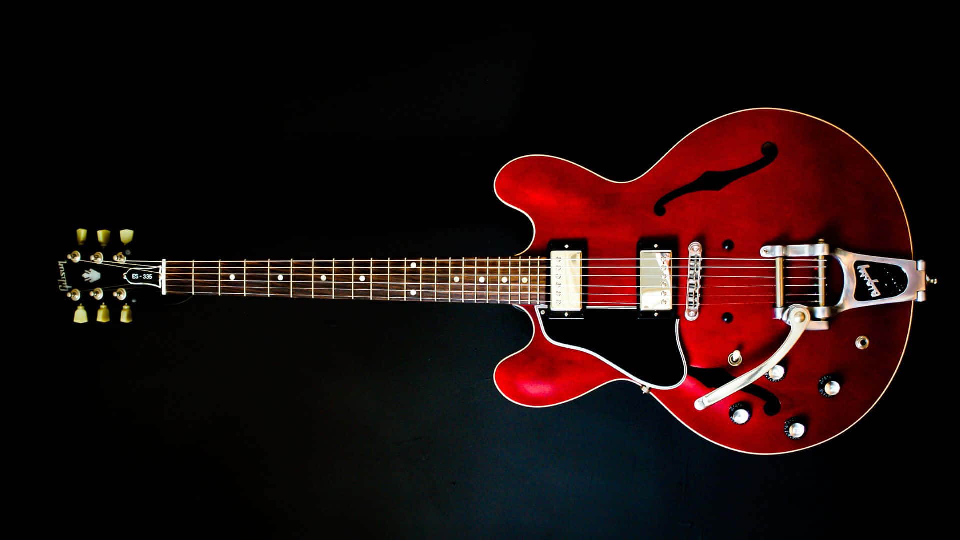 Gibson 335 On Dark Vignette Background