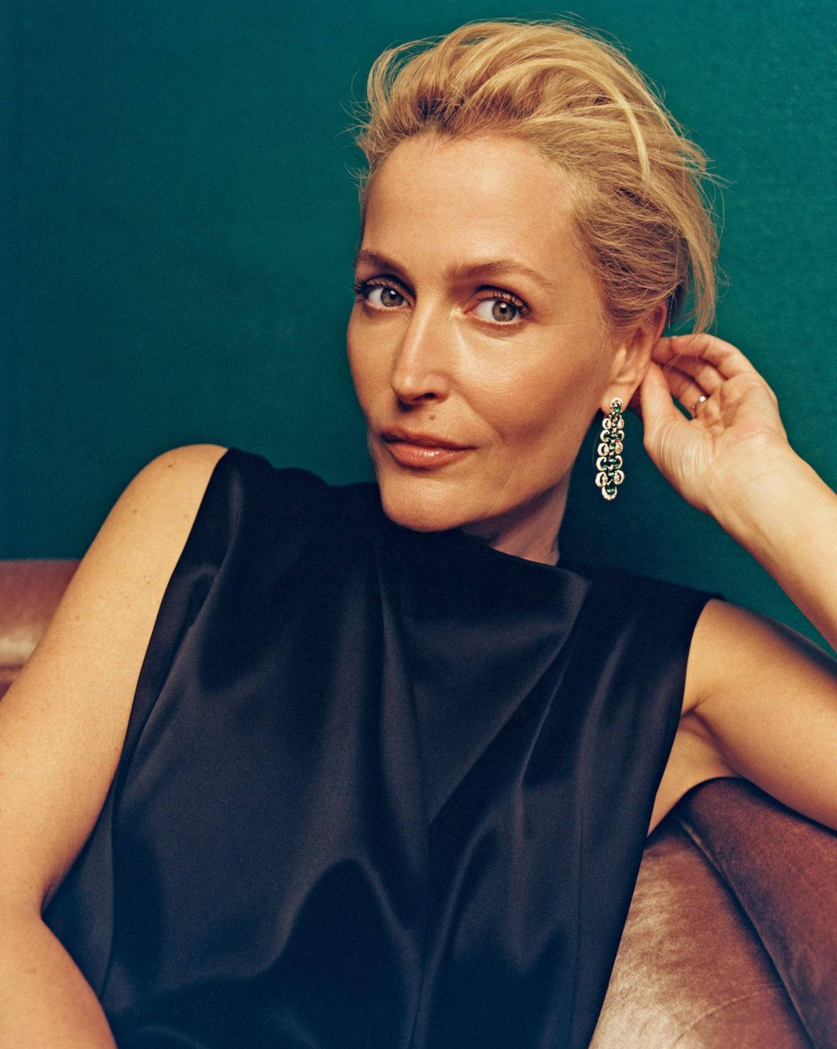 Gillian Anderson In Style Magazine Background