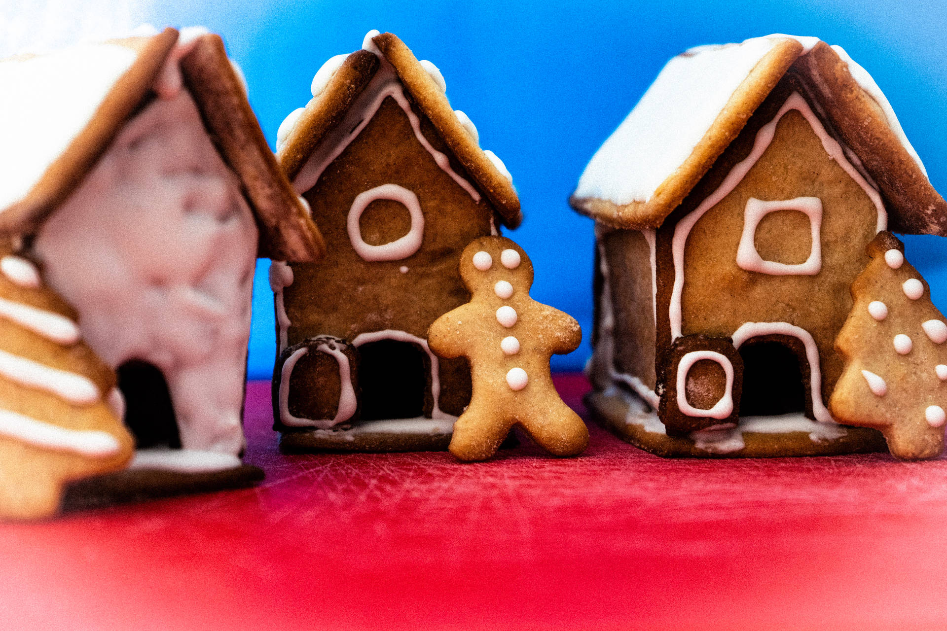 Gingerbread Houses And X'mas Tree Background