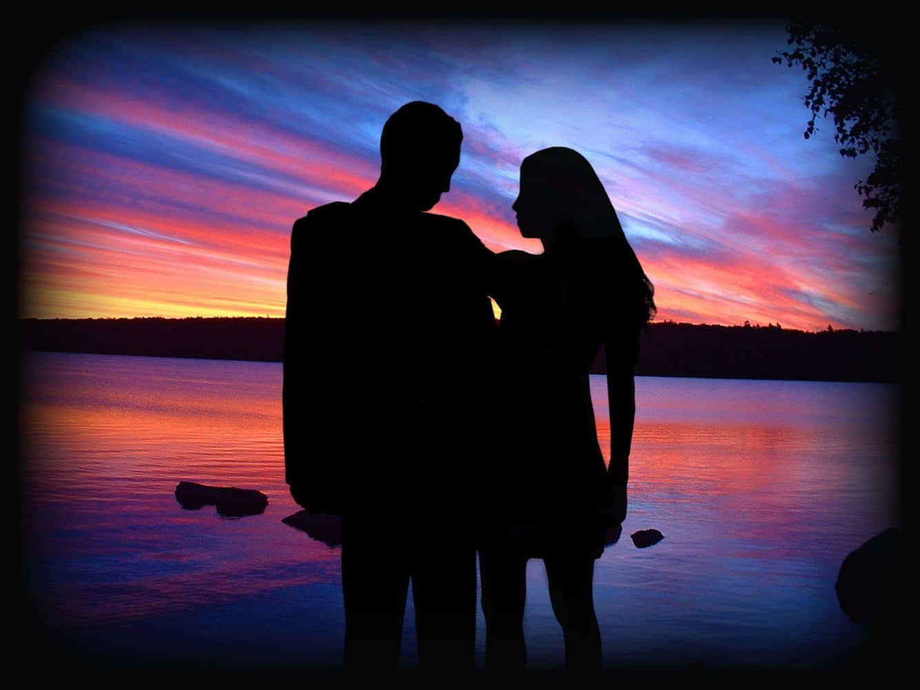 Girlfriend And Boyfriend Beach Silhouette Background
