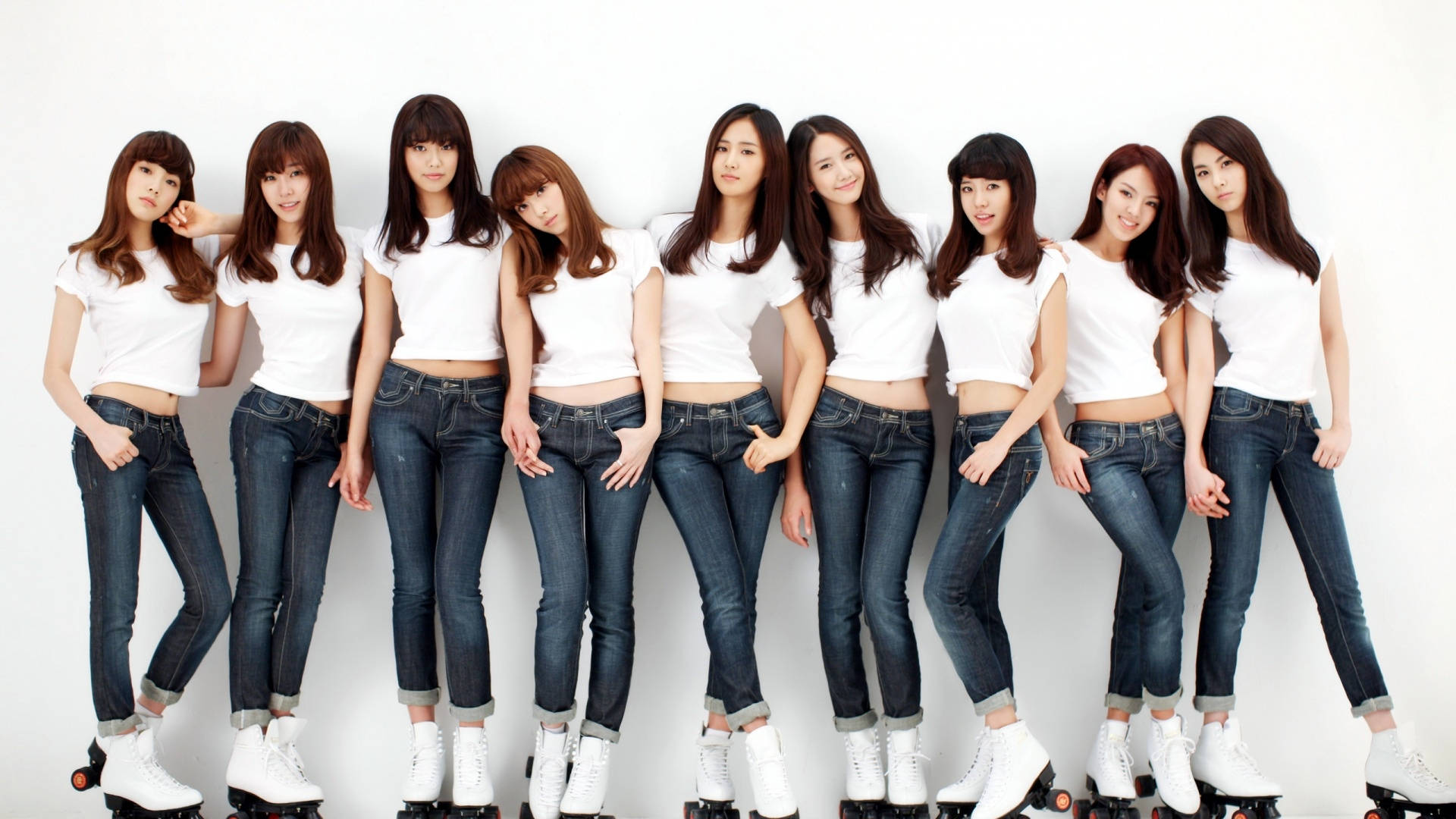 Girls' Generation Gee Roller Skates Background