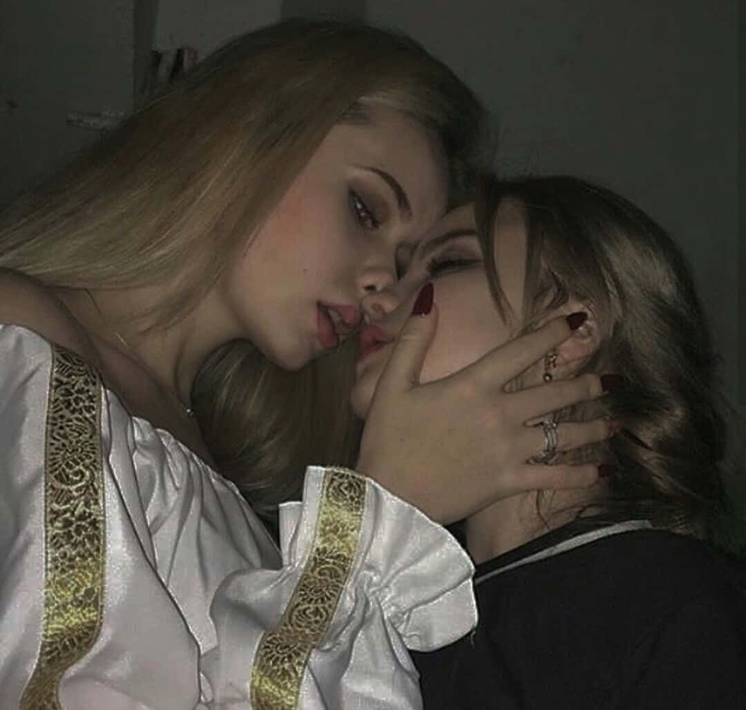 Girls In Love Edgy Pfp