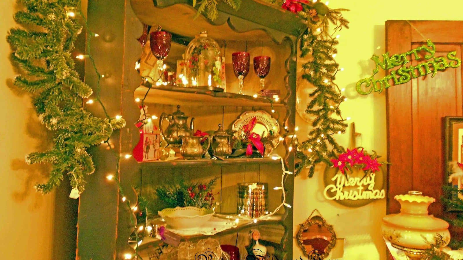 Give Your Desktop An Old-fashioned Feel This Holiday Season With This Vintage Christmas Desktop! Background