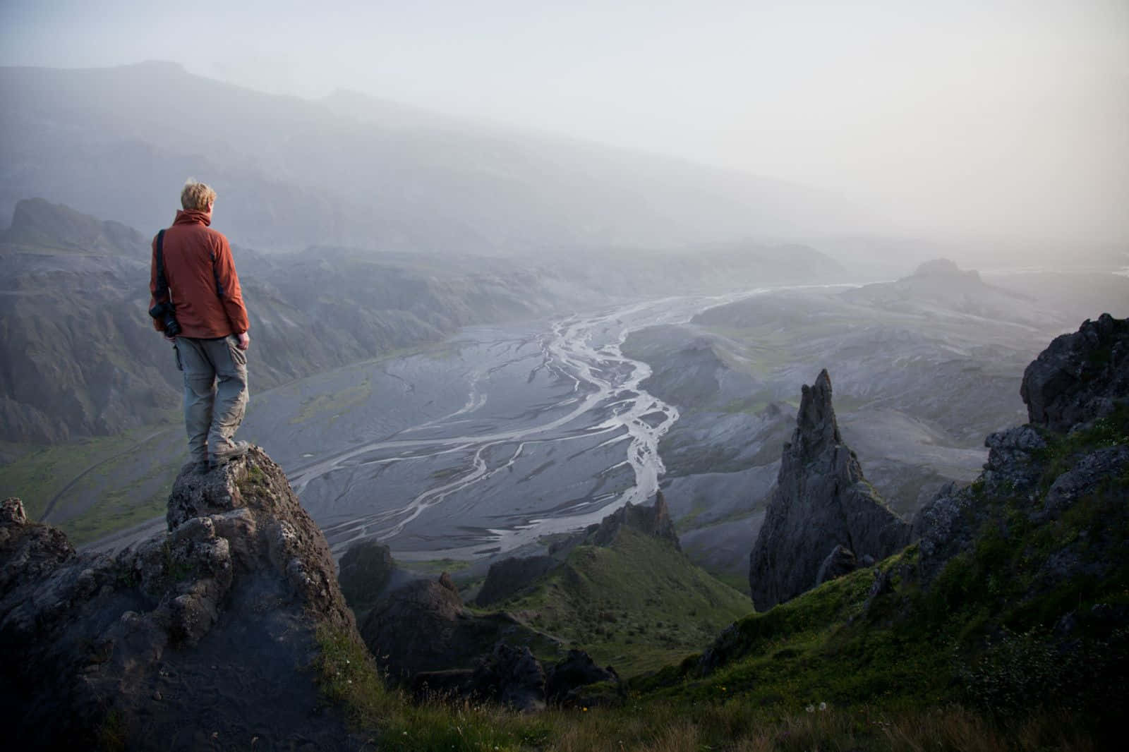 Glacial Mountain Adventure In Iceland Background