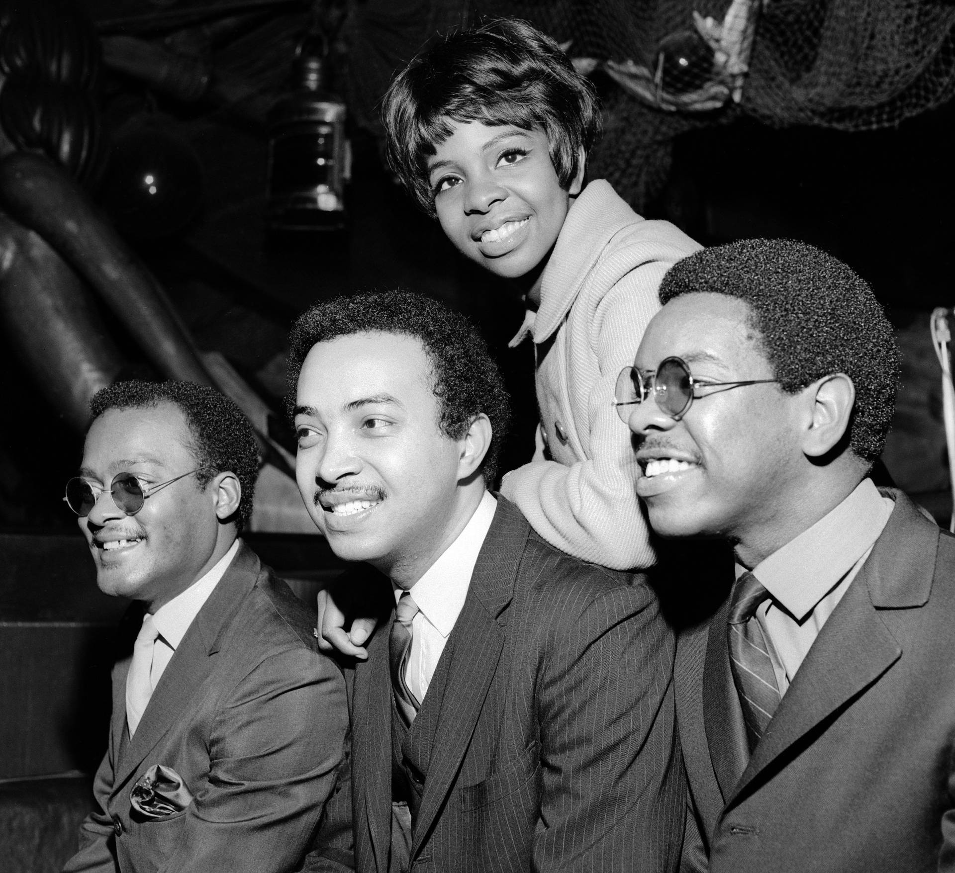 Gladys Knight And The Pips Members Background