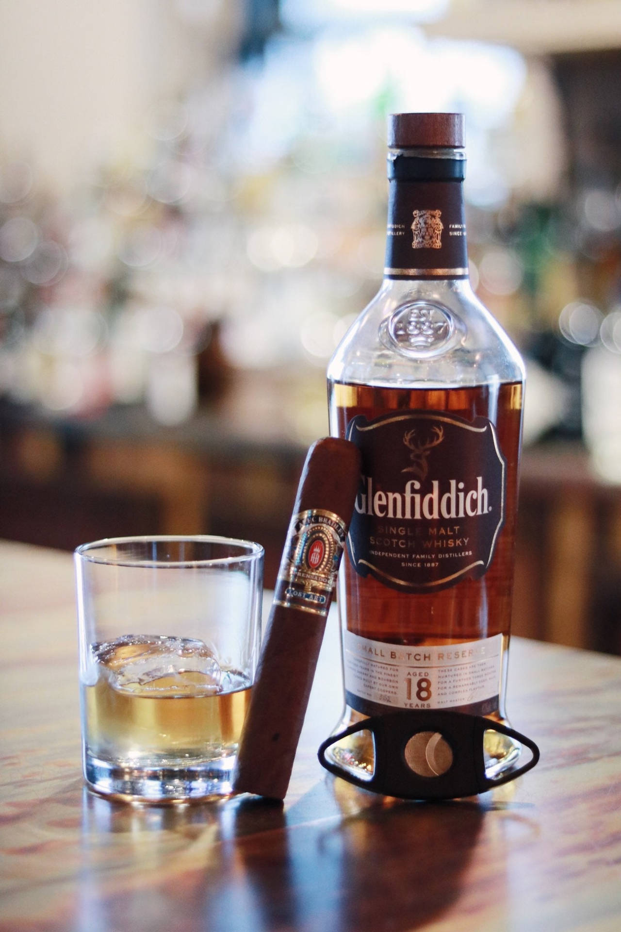 Glenfiddich 18 Year Old With Alec Bradley Cigar Background