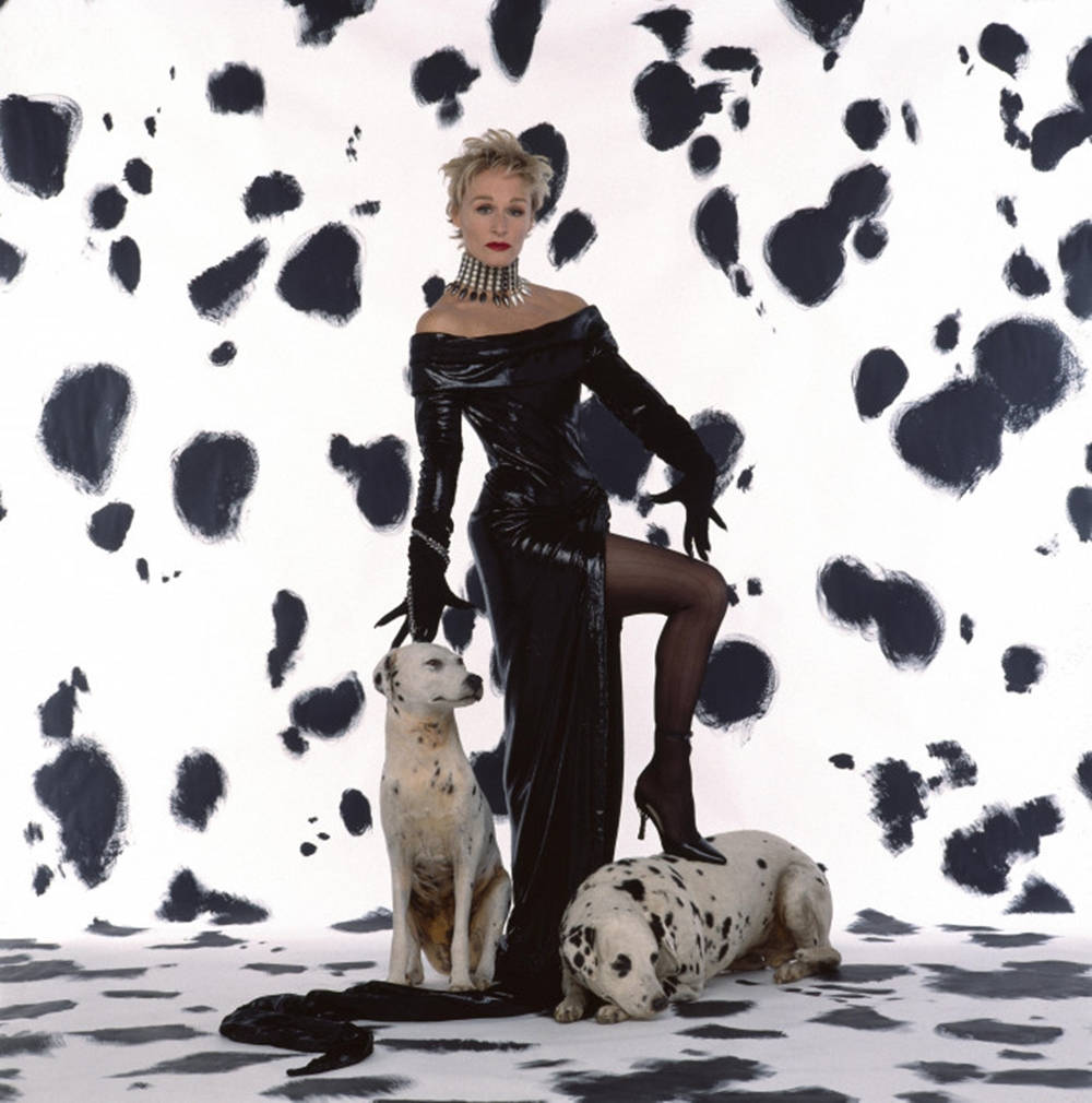 Glenn Close As Cruella Photoshoot Background