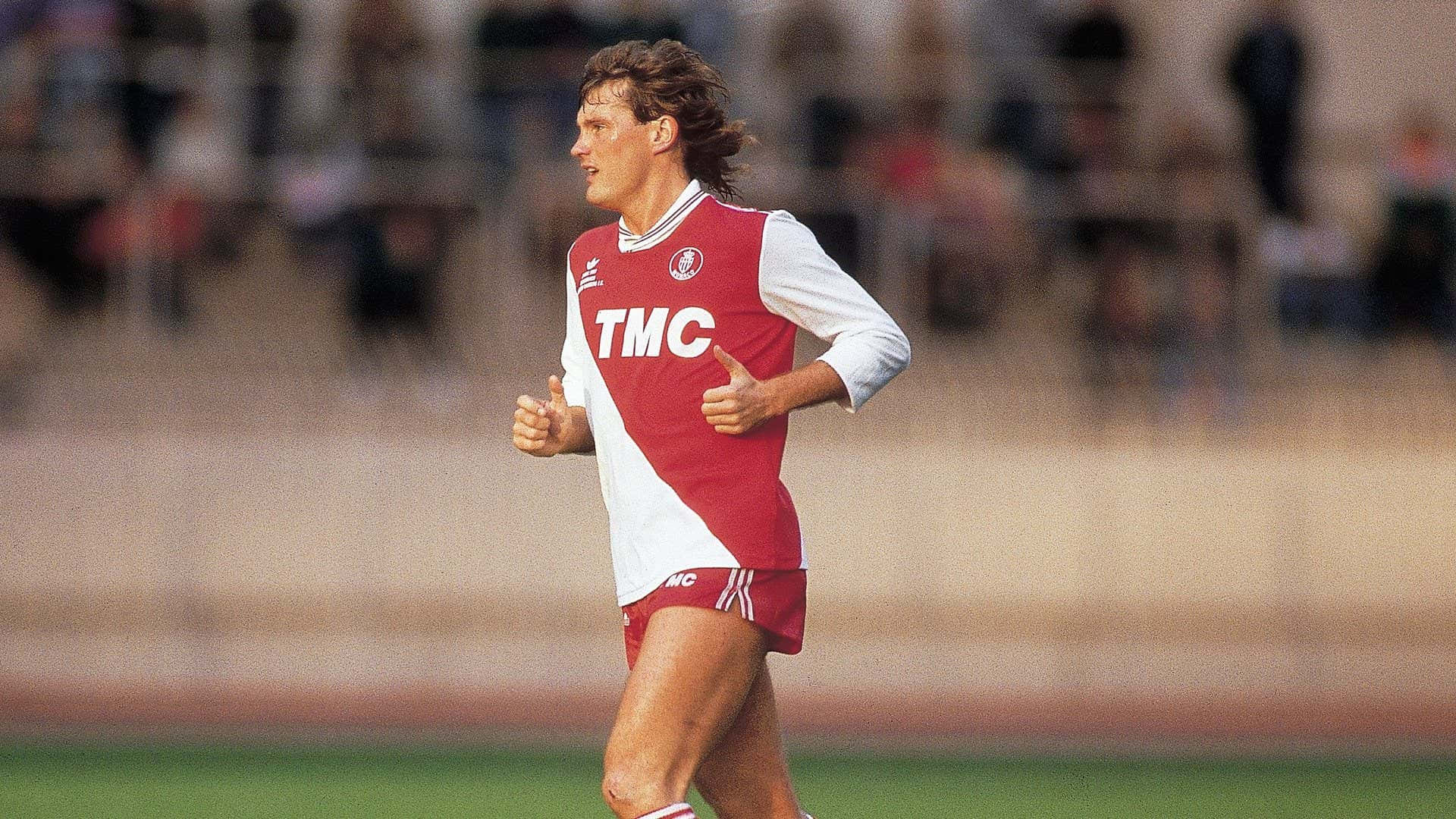 Glenn Hoddle Young Football Match Background