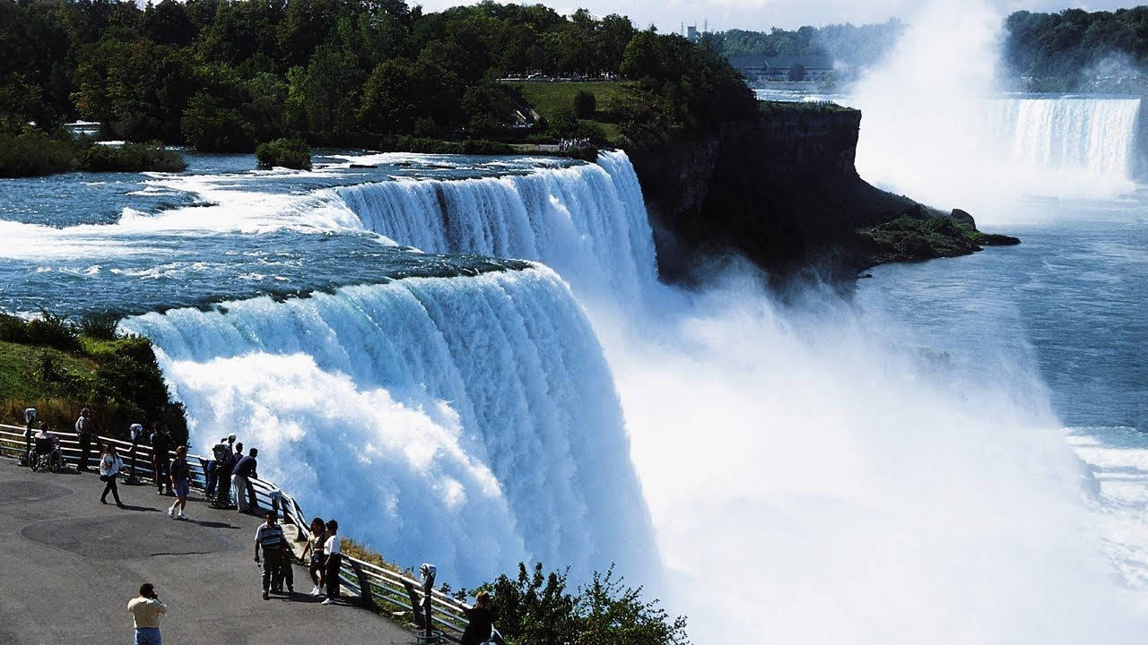 Glimpse Into The Niagara Falls Background