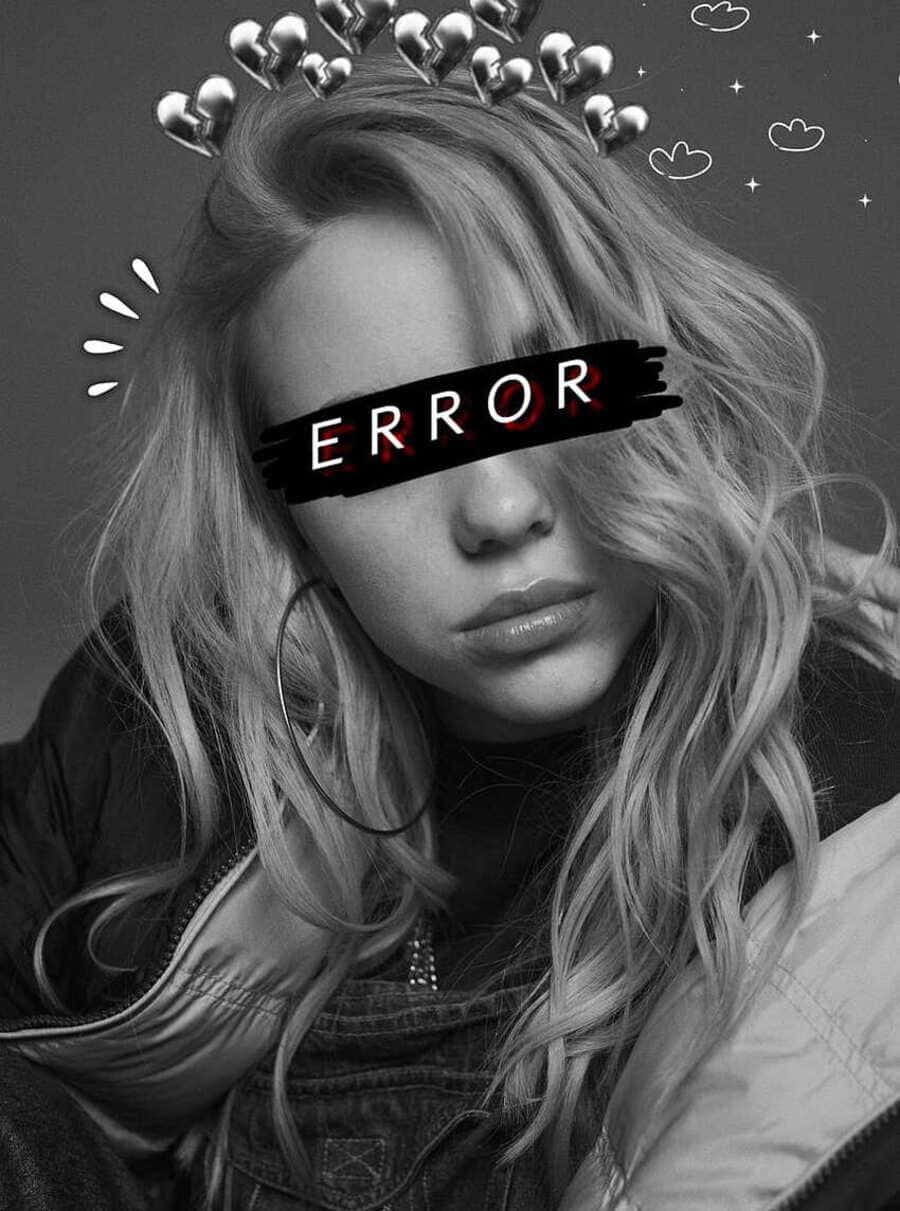 Glitch_ Queen_ Black_and_ White_ Portrait Background