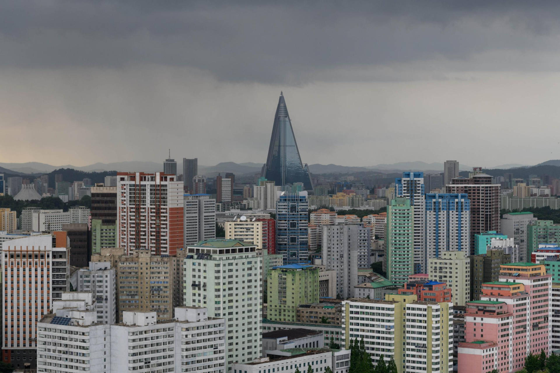 Gloomy Sky Over Pyongyang City Background