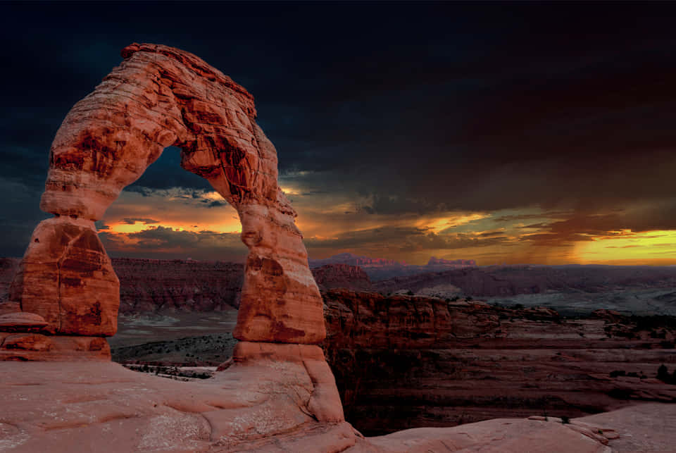 Gloomy Weather At The Delicate Arch Background