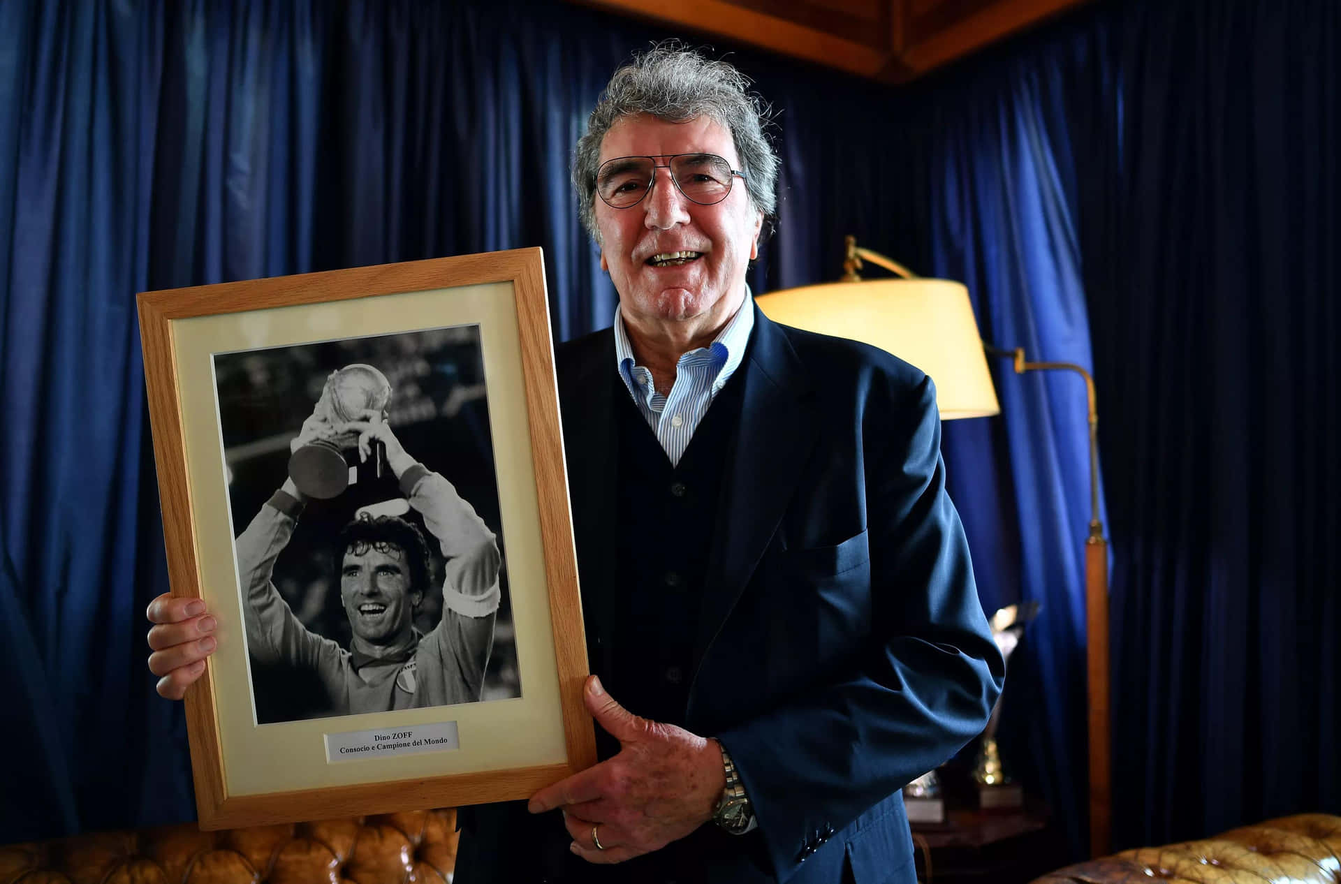 Goalkeeper Dino Zoff Photo Frame Background
