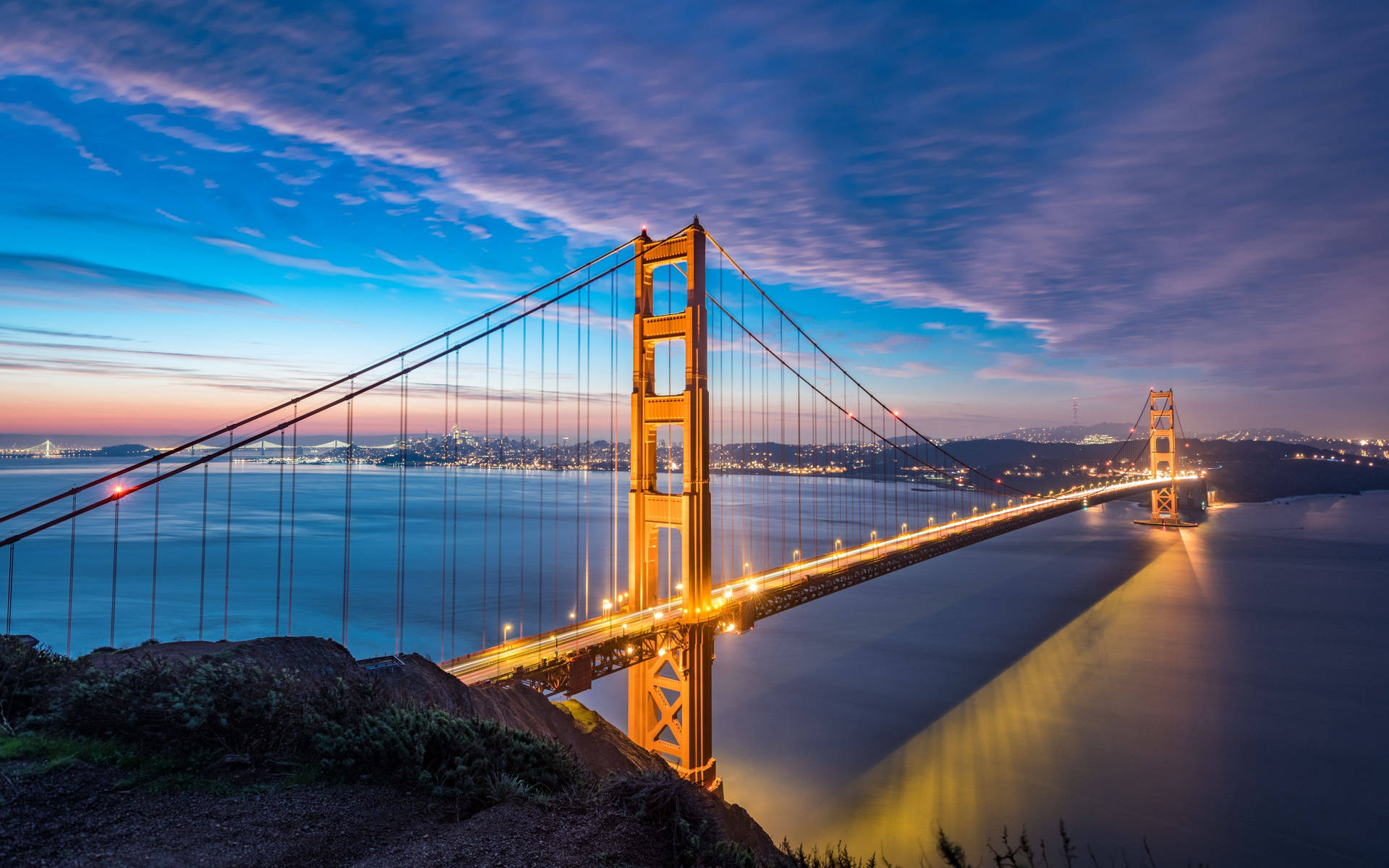 Golden Gate Bridge Beautiful Sky Background