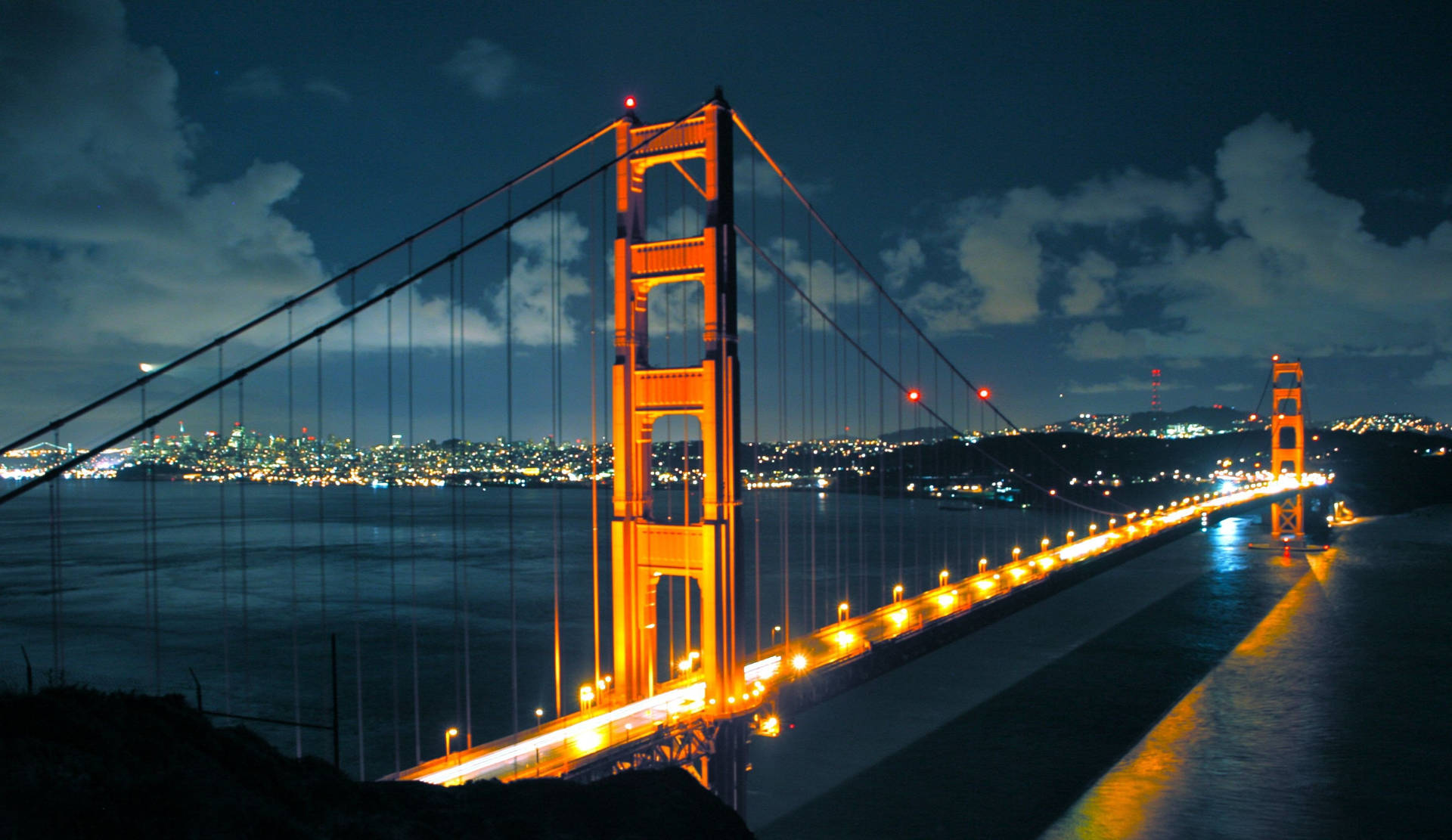 Golden Gate Bridge Clouds At Night Background