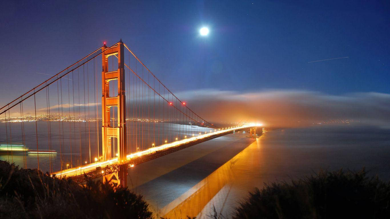 Golden Gate Bridge For American City Background