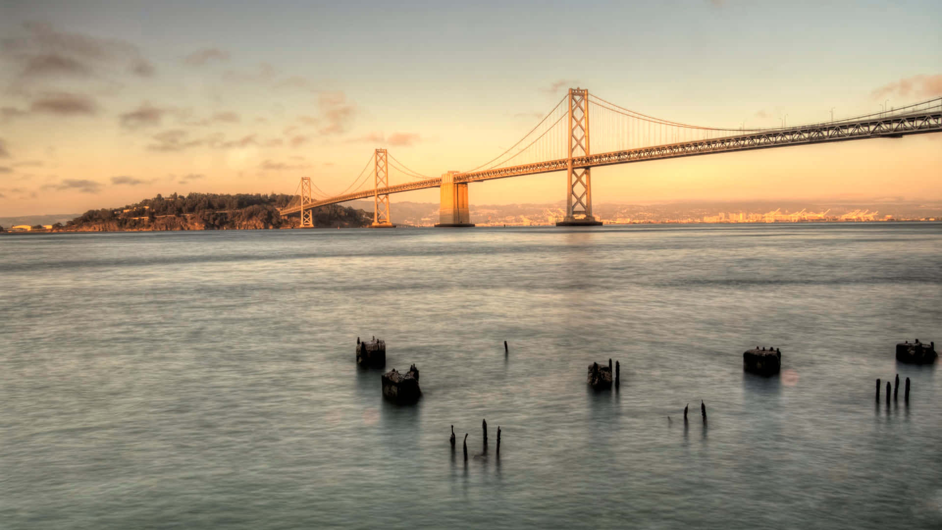 Golden Gate Bridge Sunset Glow4 K Background