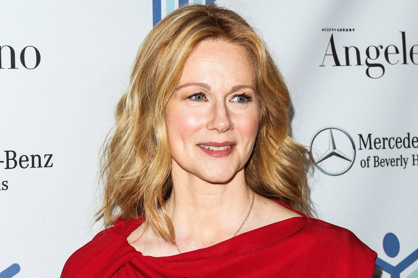 Golden Globe Awardee Laura Linney Background