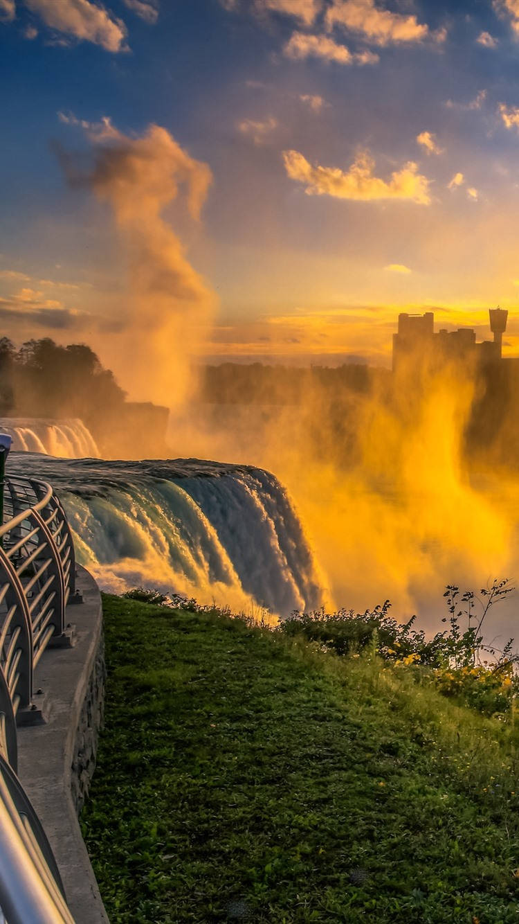 Golden Niagara Falls Background