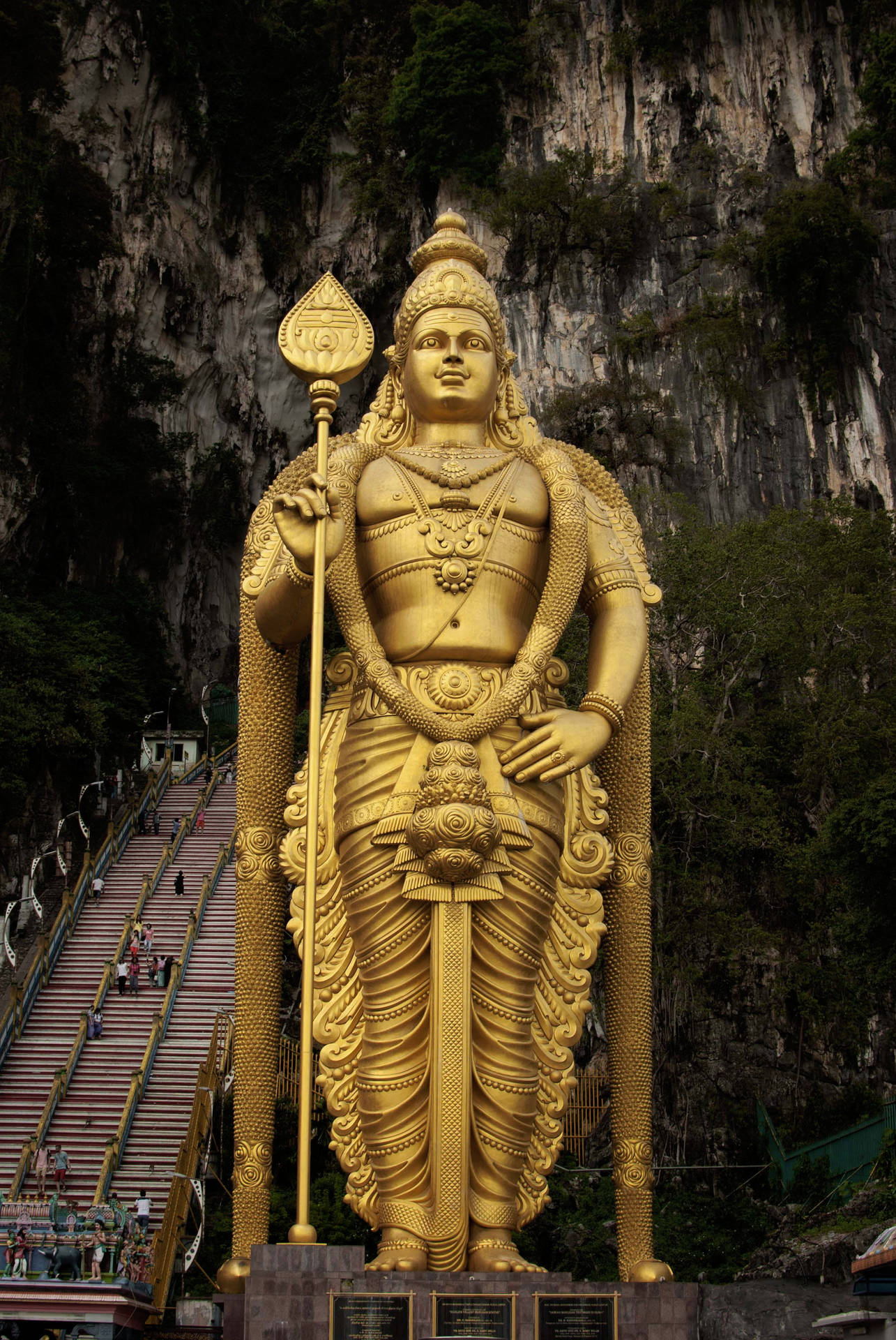 Golden Statue Shiva In Kuala Lumpur Malaysia Background