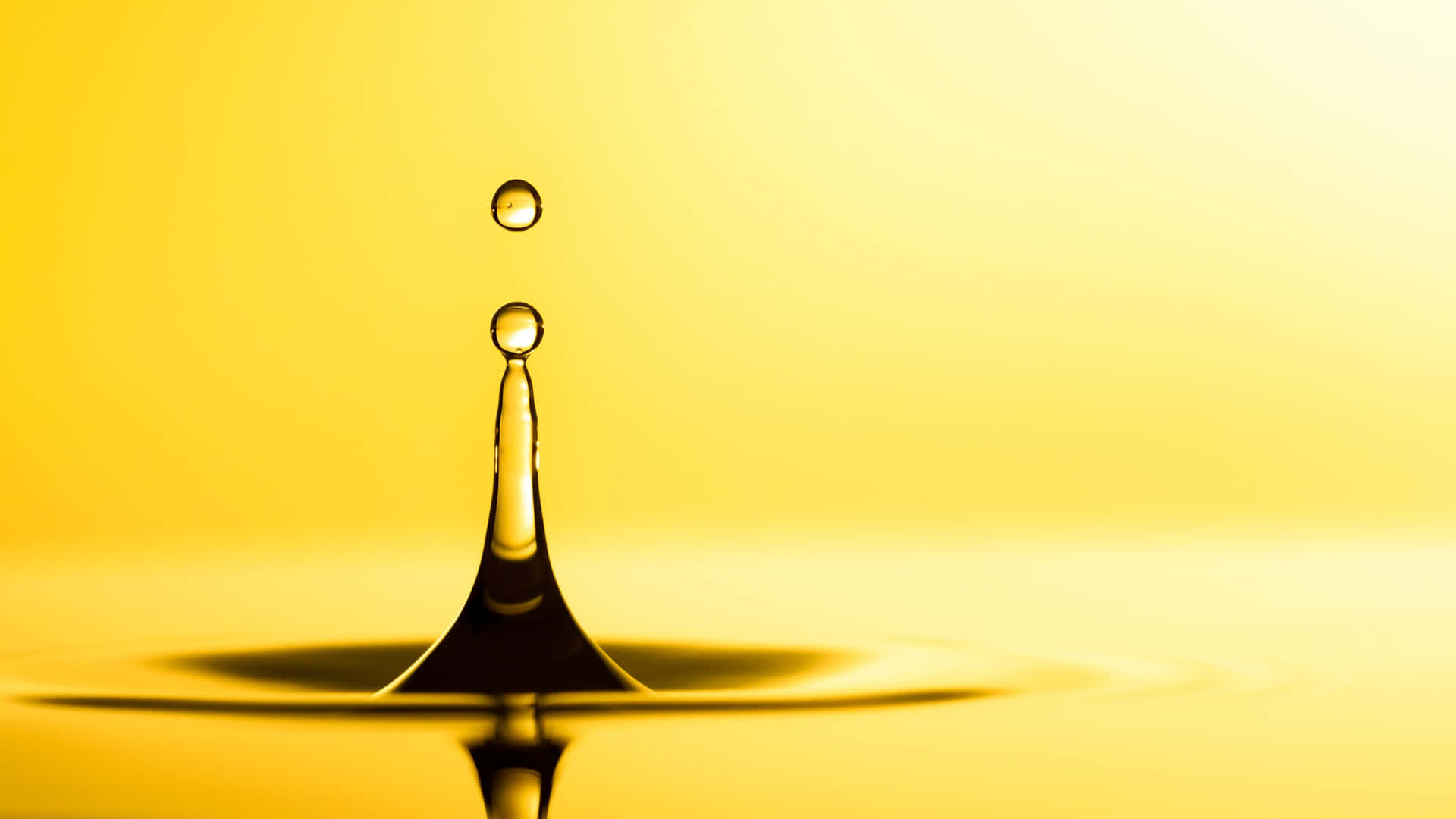 Golden Water Drop Splash