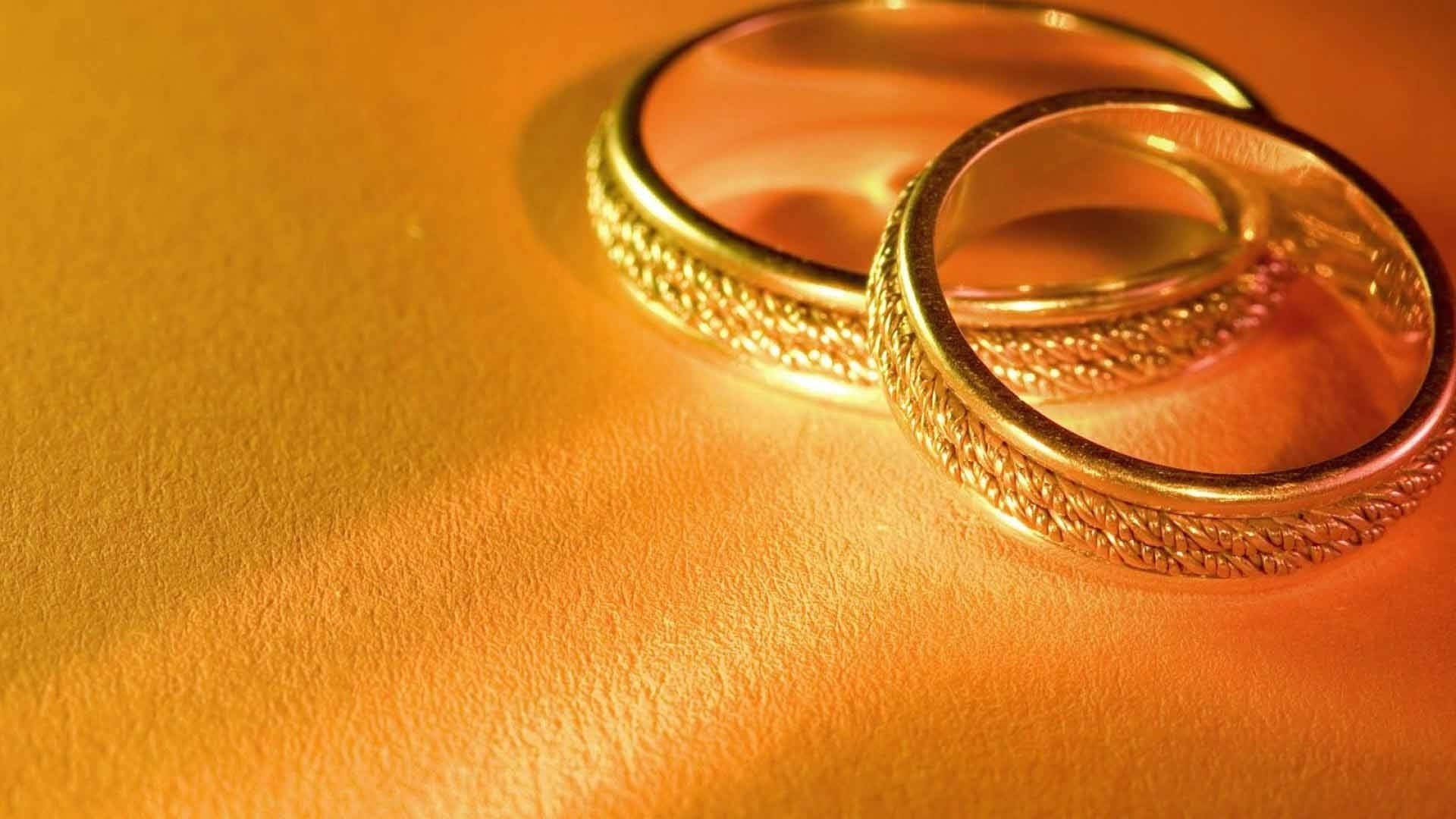 Golden Wedding Rings Background