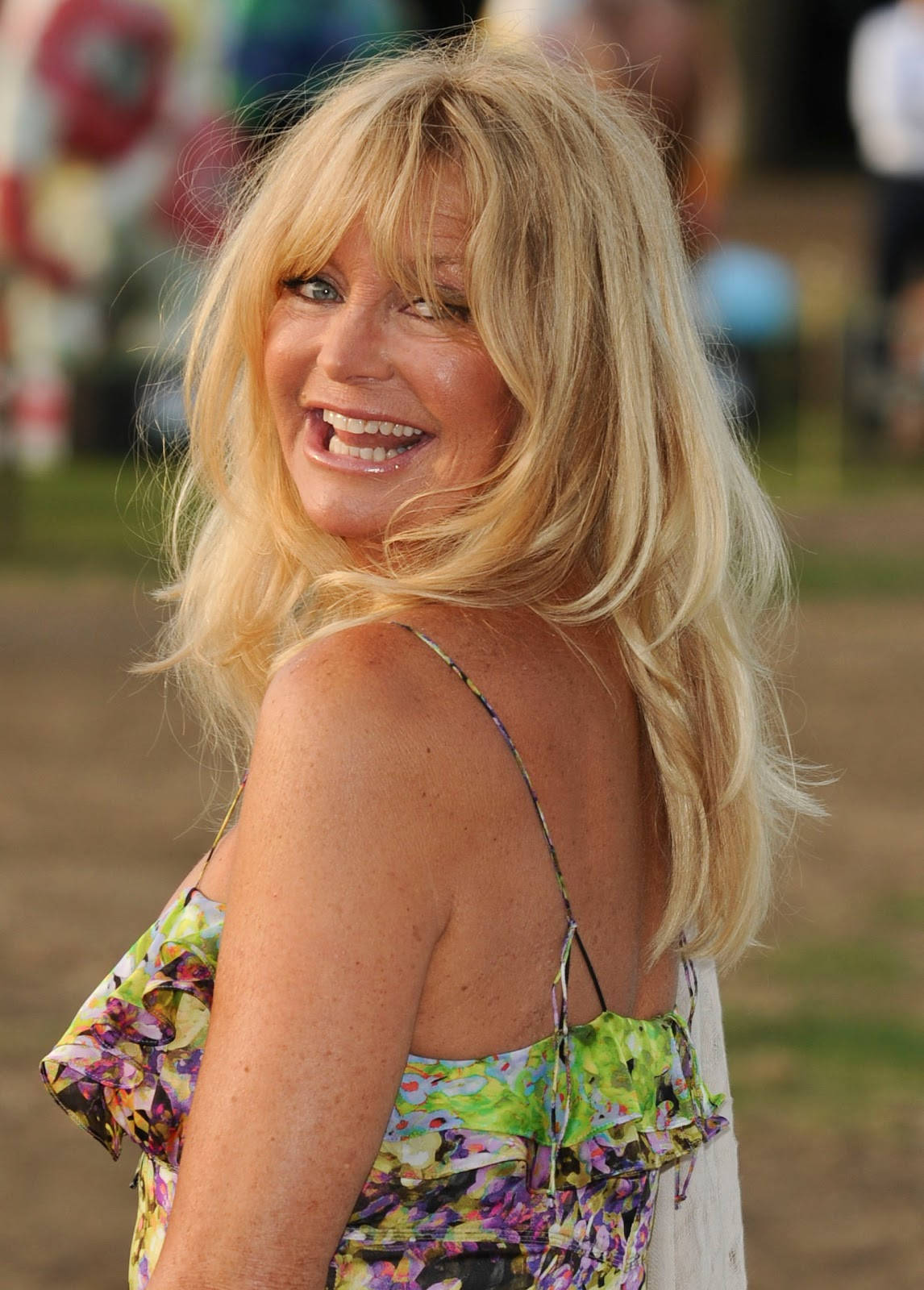 Goldie Hawn Blonde Actress Background