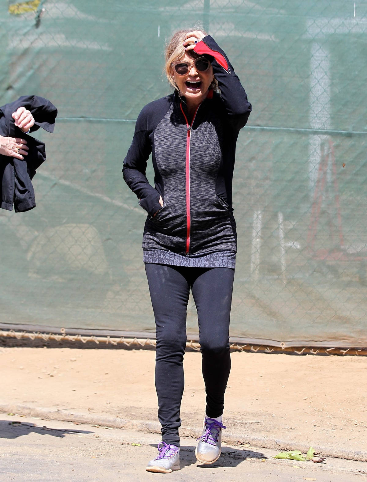 Goldie Hawn Working Out Paparazzi Background