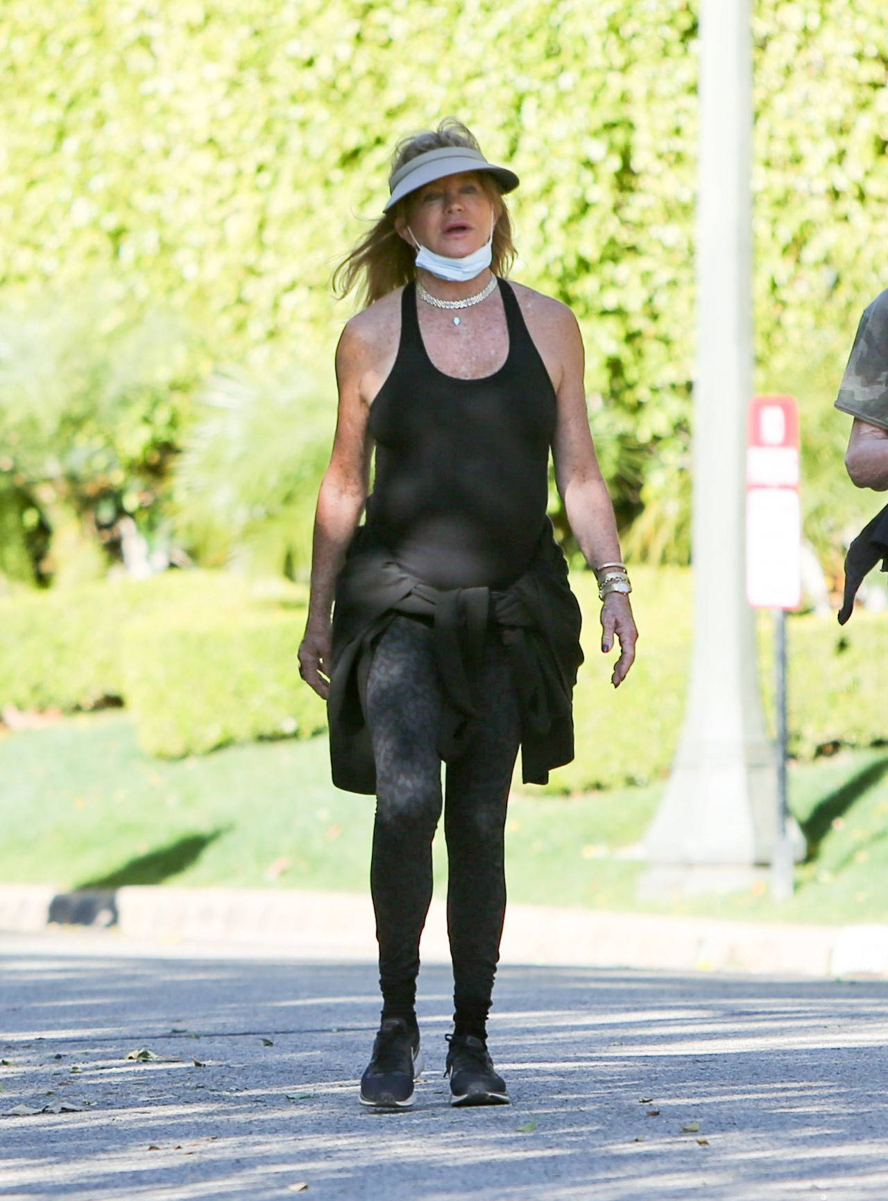 Goldie Hawn Working Out Paparazzi Background