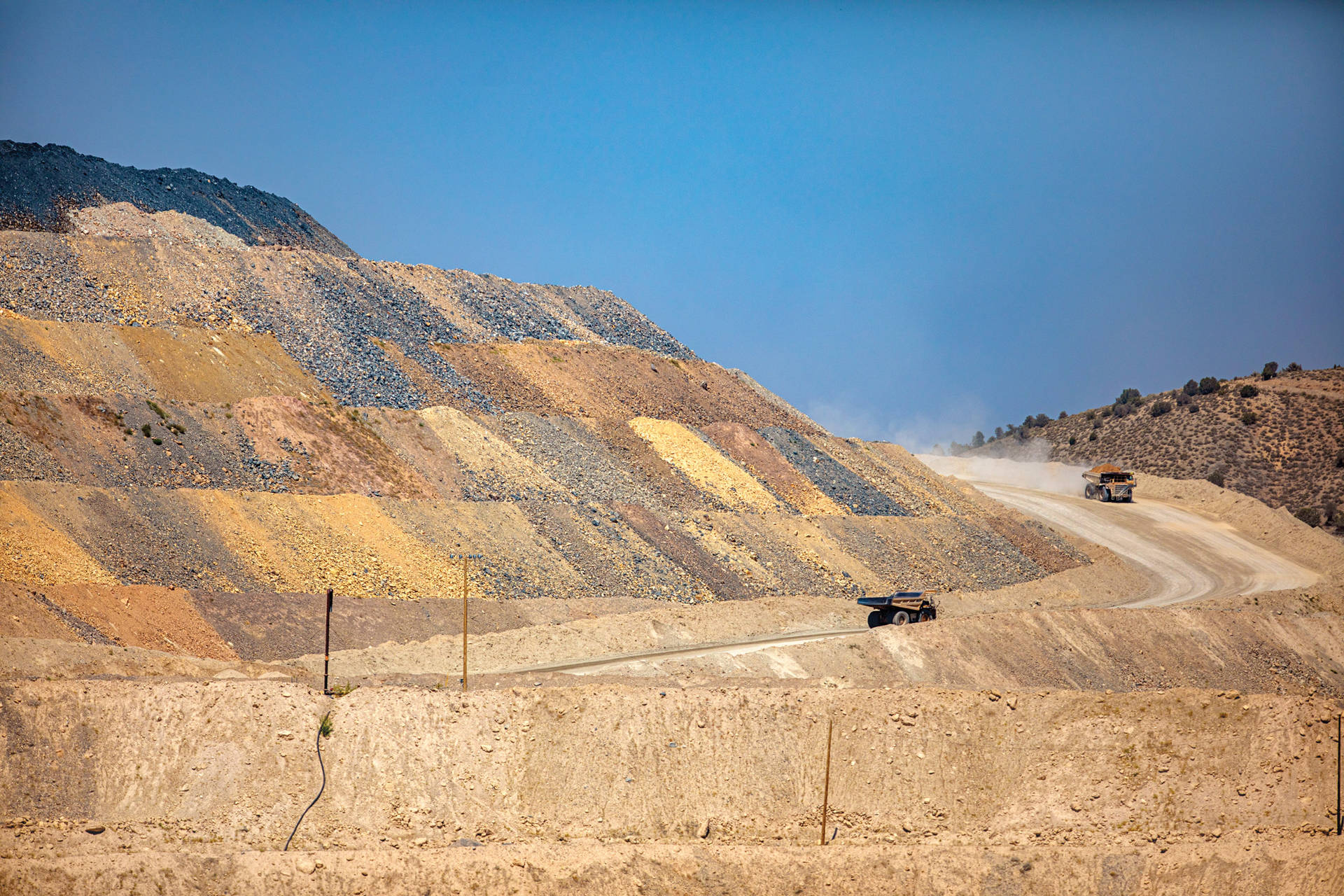 Goldmines In Northern Nevada, Usa Background