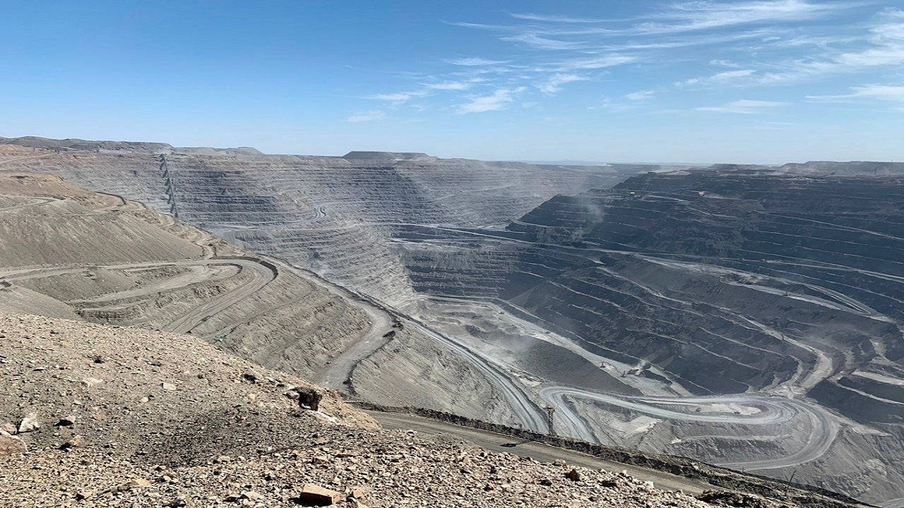 Goldmines Of Muruntau In Uzbekistan Background