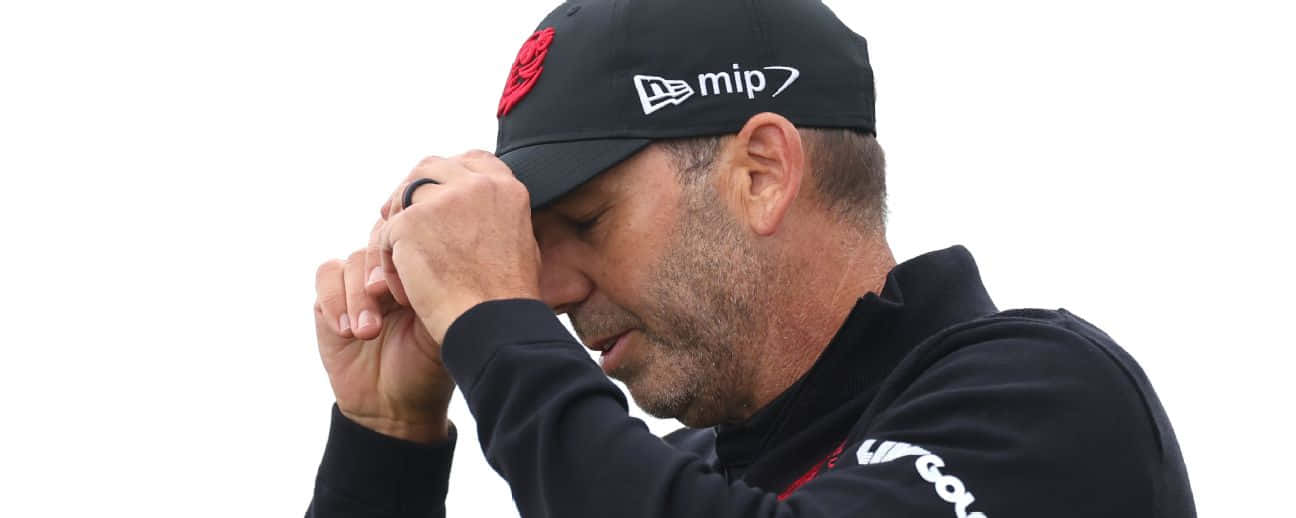 Golfer Tom Pernice Jr Concentration Background
