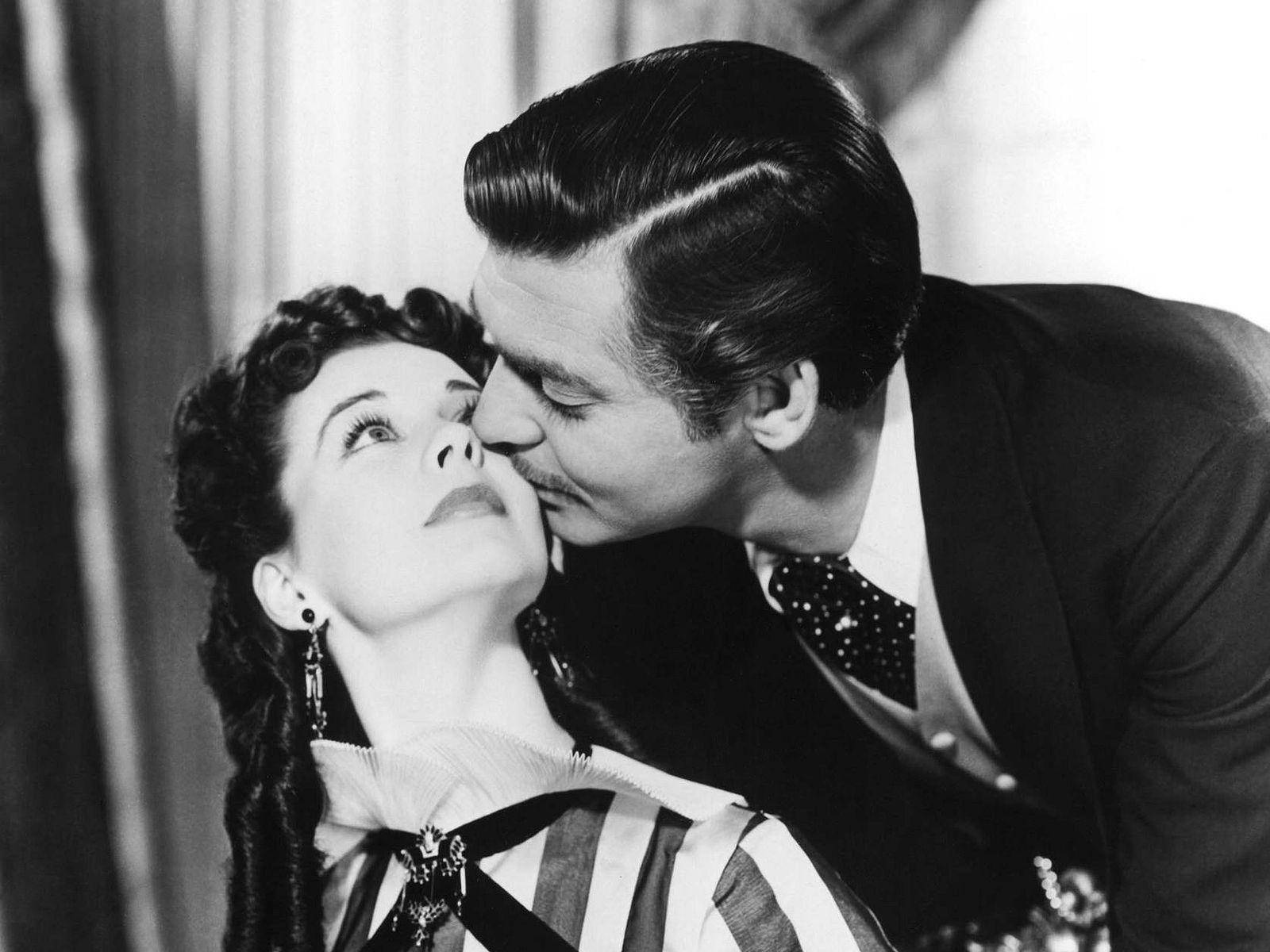 Gone With The Wind Couple Kiss