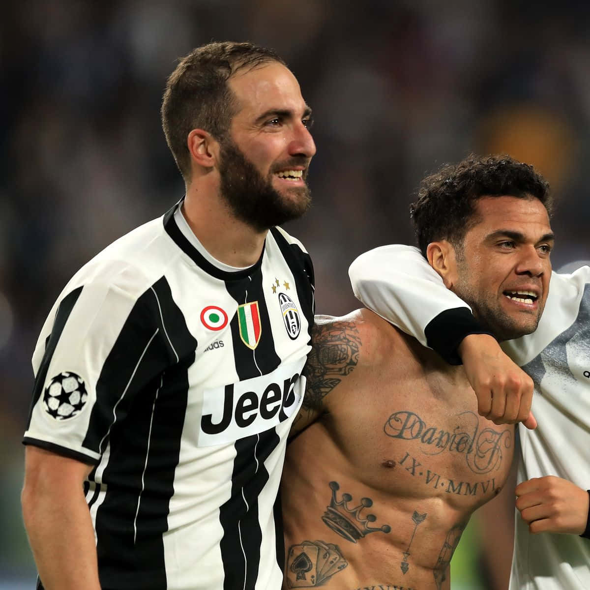 Gonzalo Higuain Dani Alves Juventus Fc