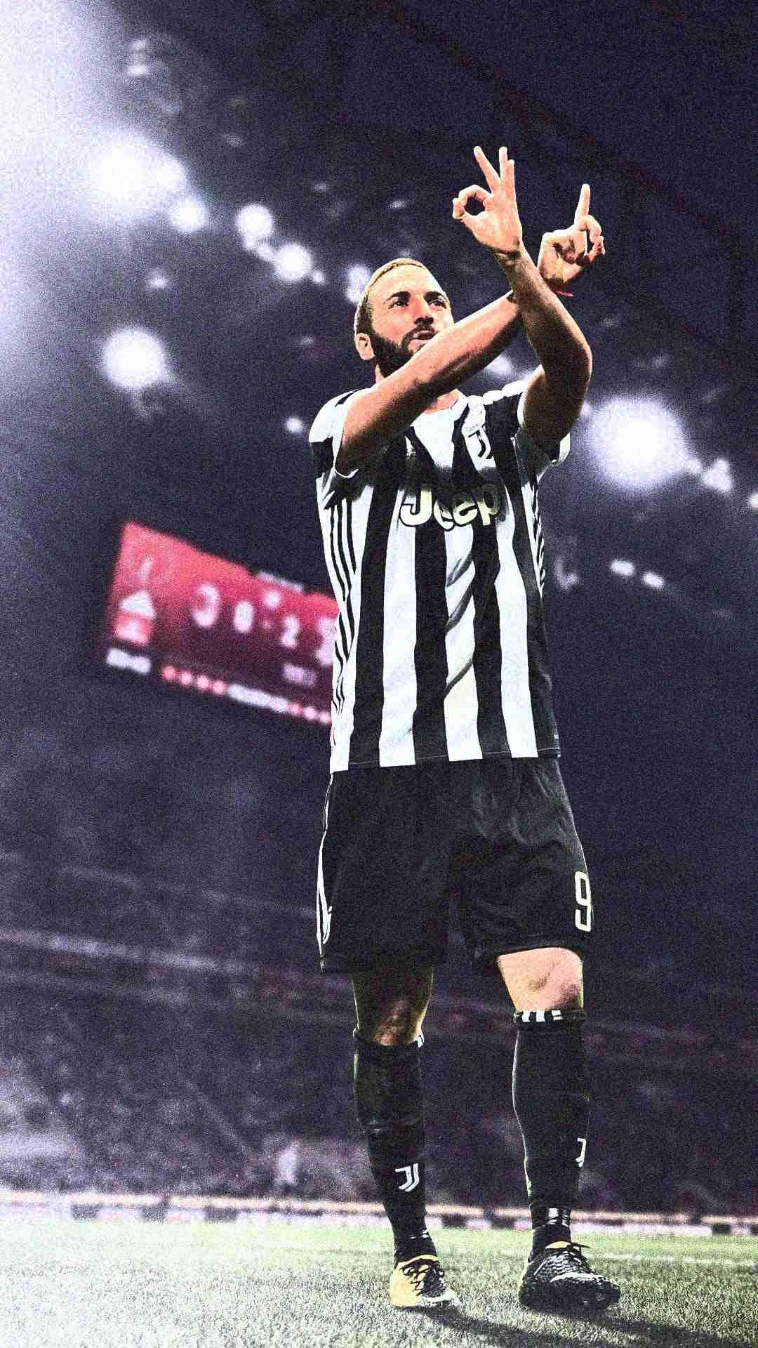 Gonzalo Higuain Juventus Hand Gestures