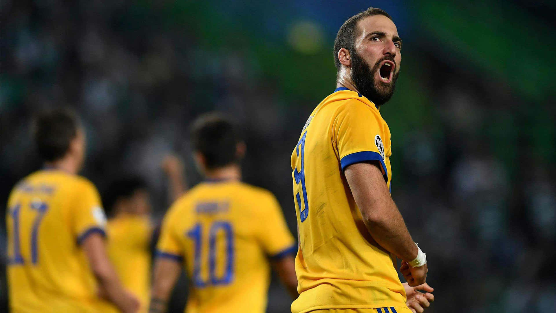 Gonzalo Higuain Shocked Juventus Vs. Sporting Cp Background