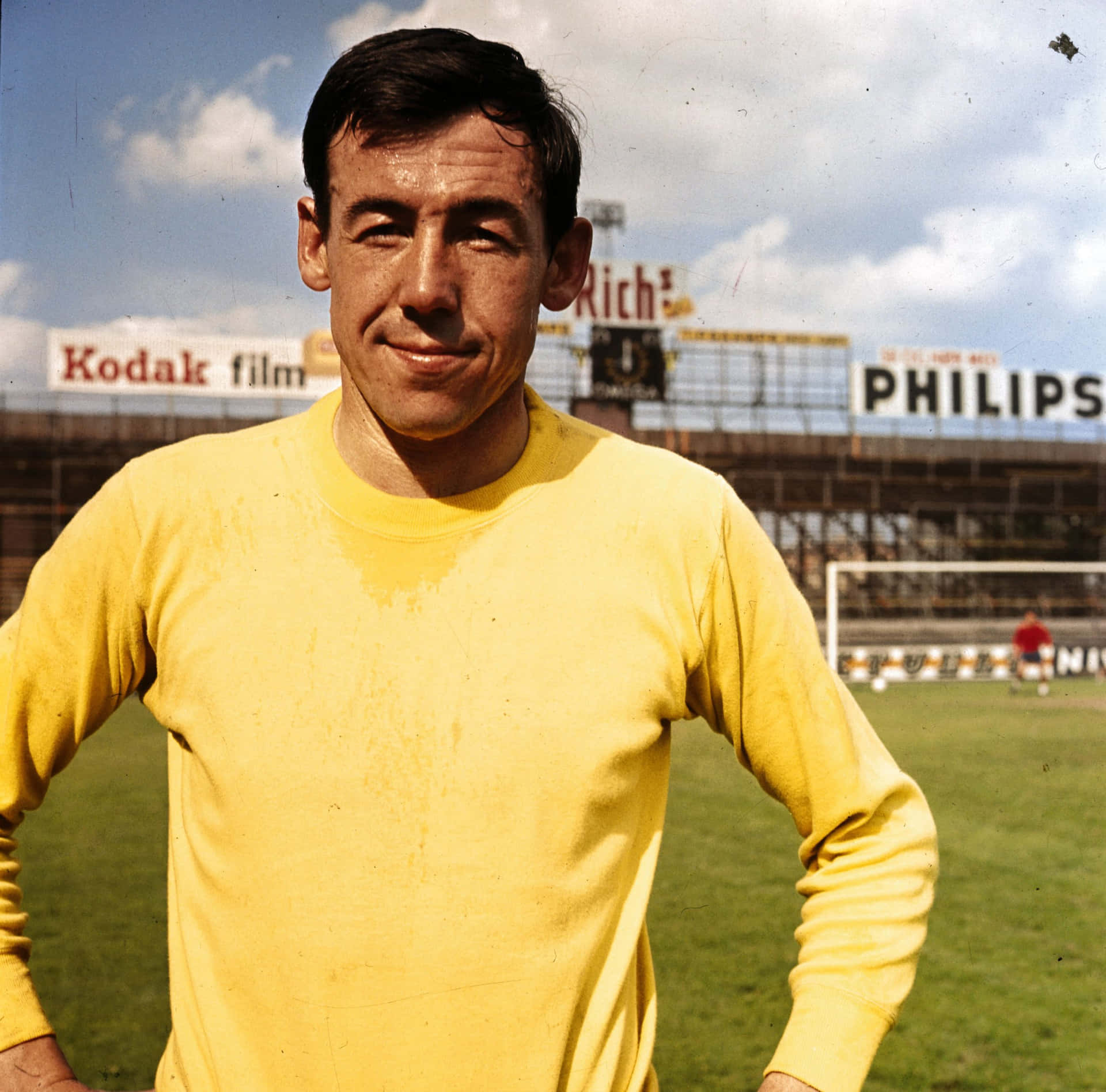 Gordon Banks Wearing Bright Yellow Jersey Background
