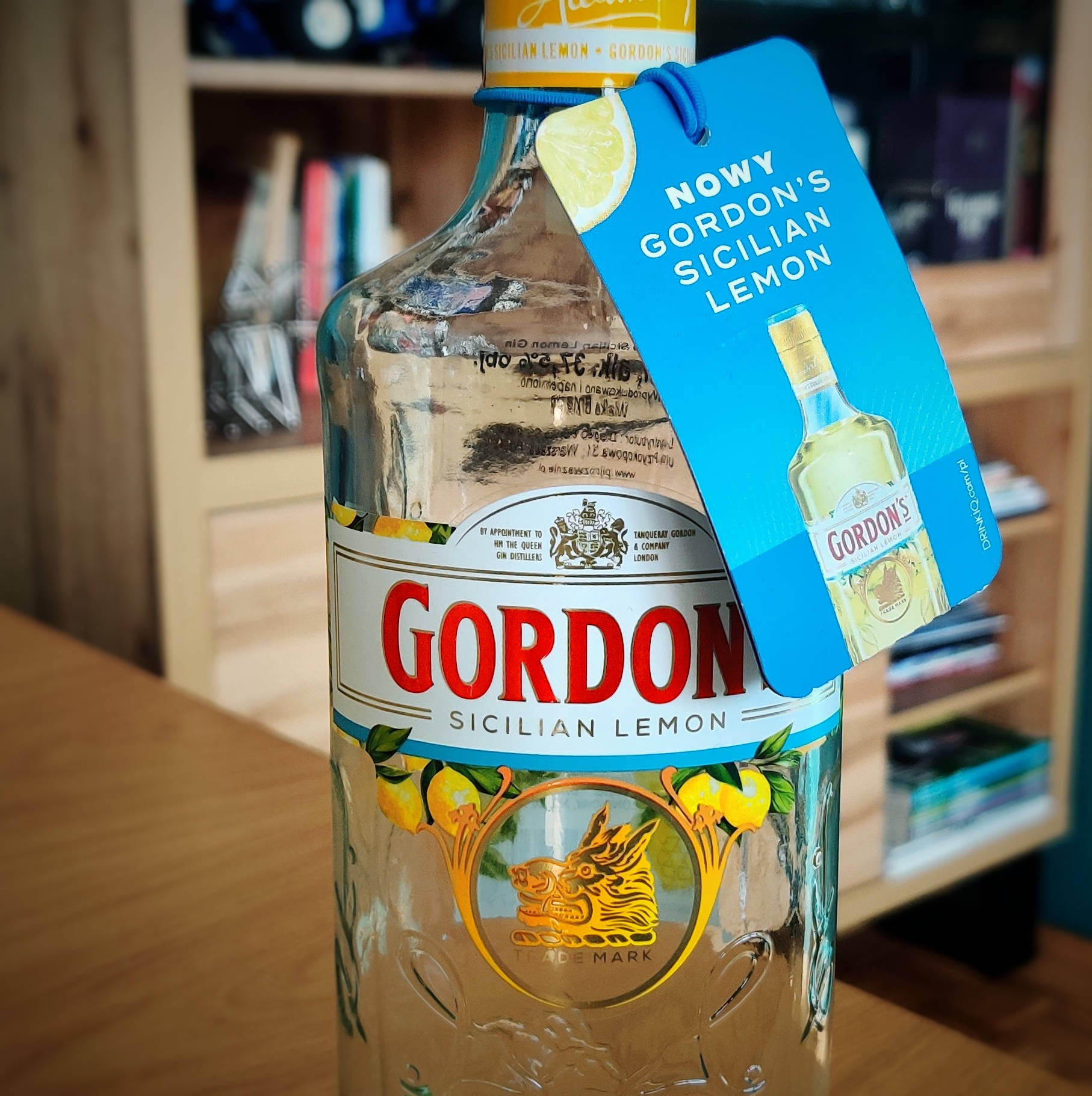 Gordon's Sicilian Lemon Gin Background