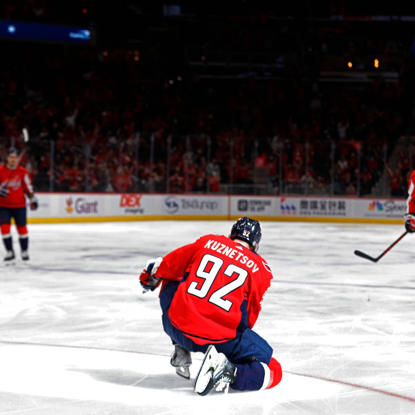 Gorgeous Back View Of Evgeny Kuznetsov Background