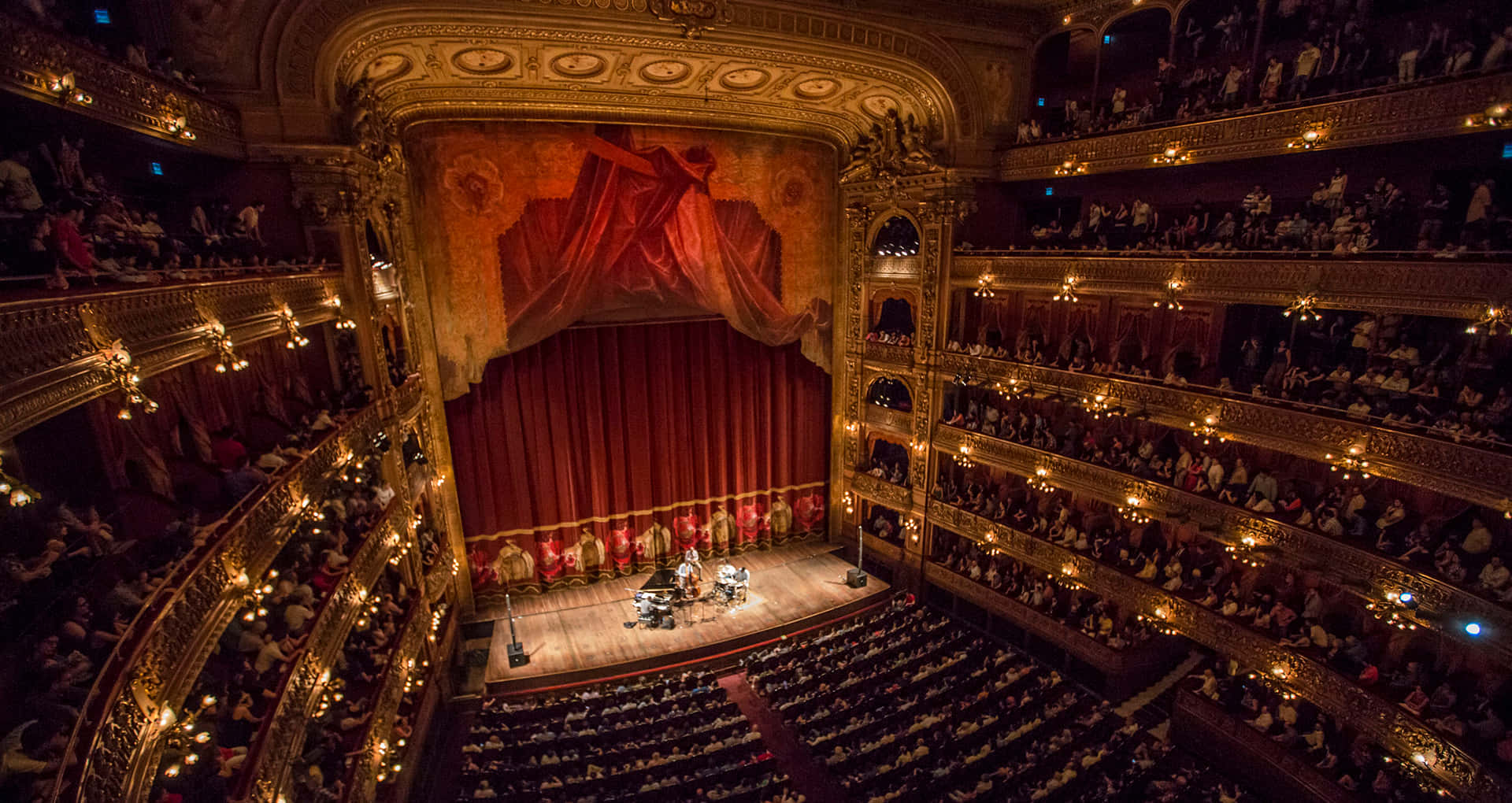 Gorgeous Interior Of La Scala Opera House Background