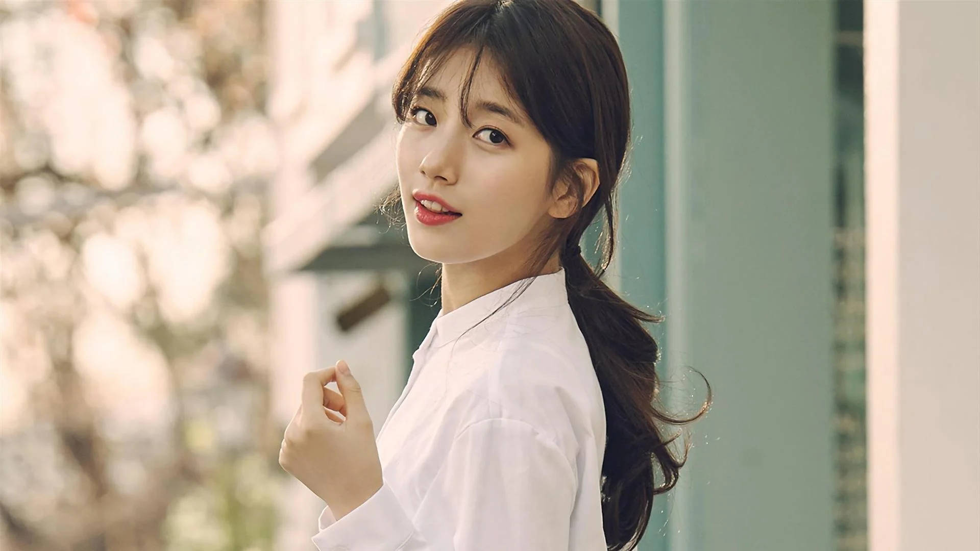 Gorgeous Korean Celebrity Bae Suzy Background