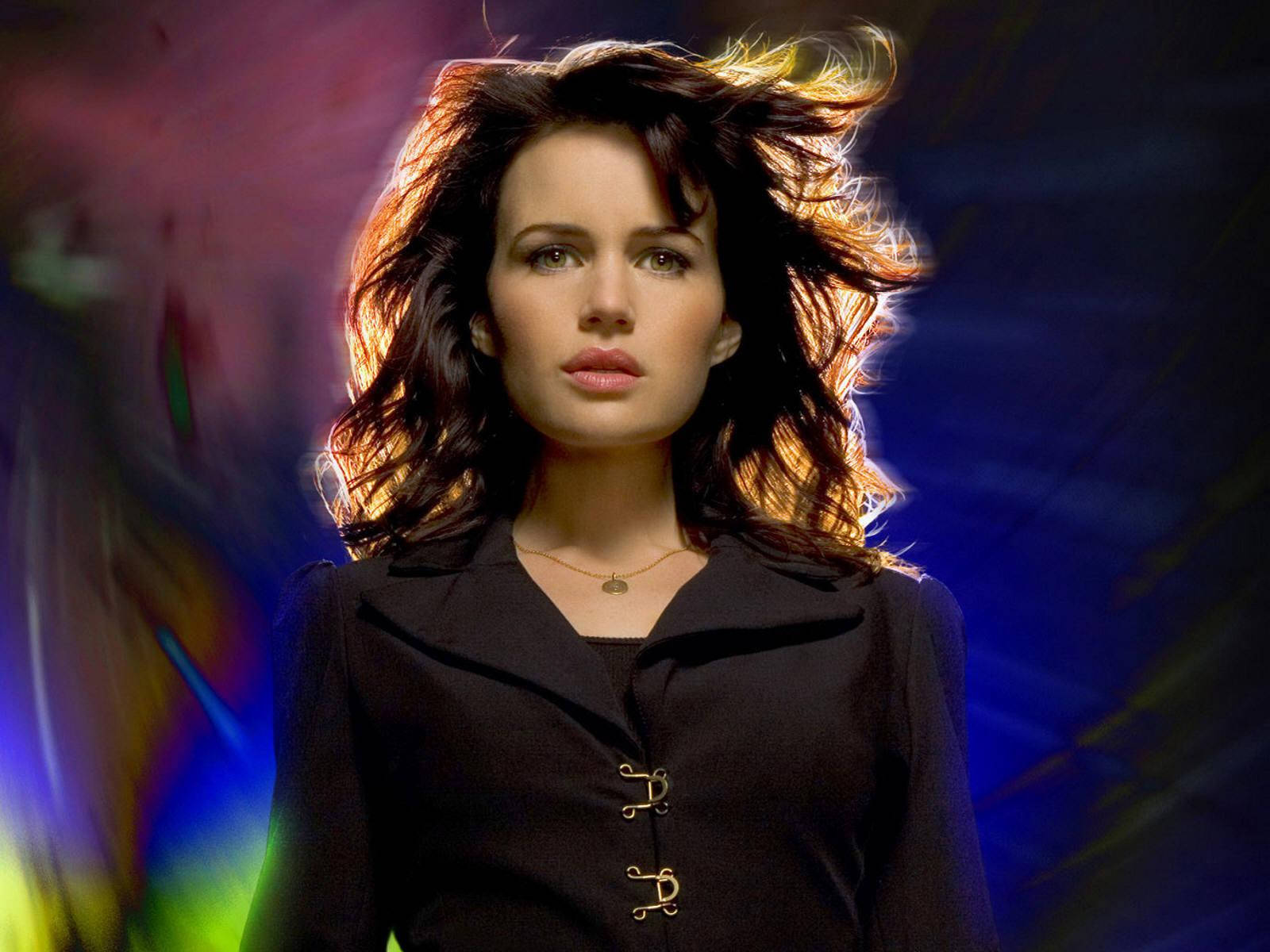 Gorgeous Picture Of Carla Gugino Background