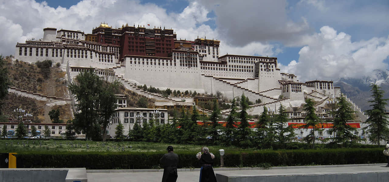 Gorgeous Potala Palace In Lhasa
