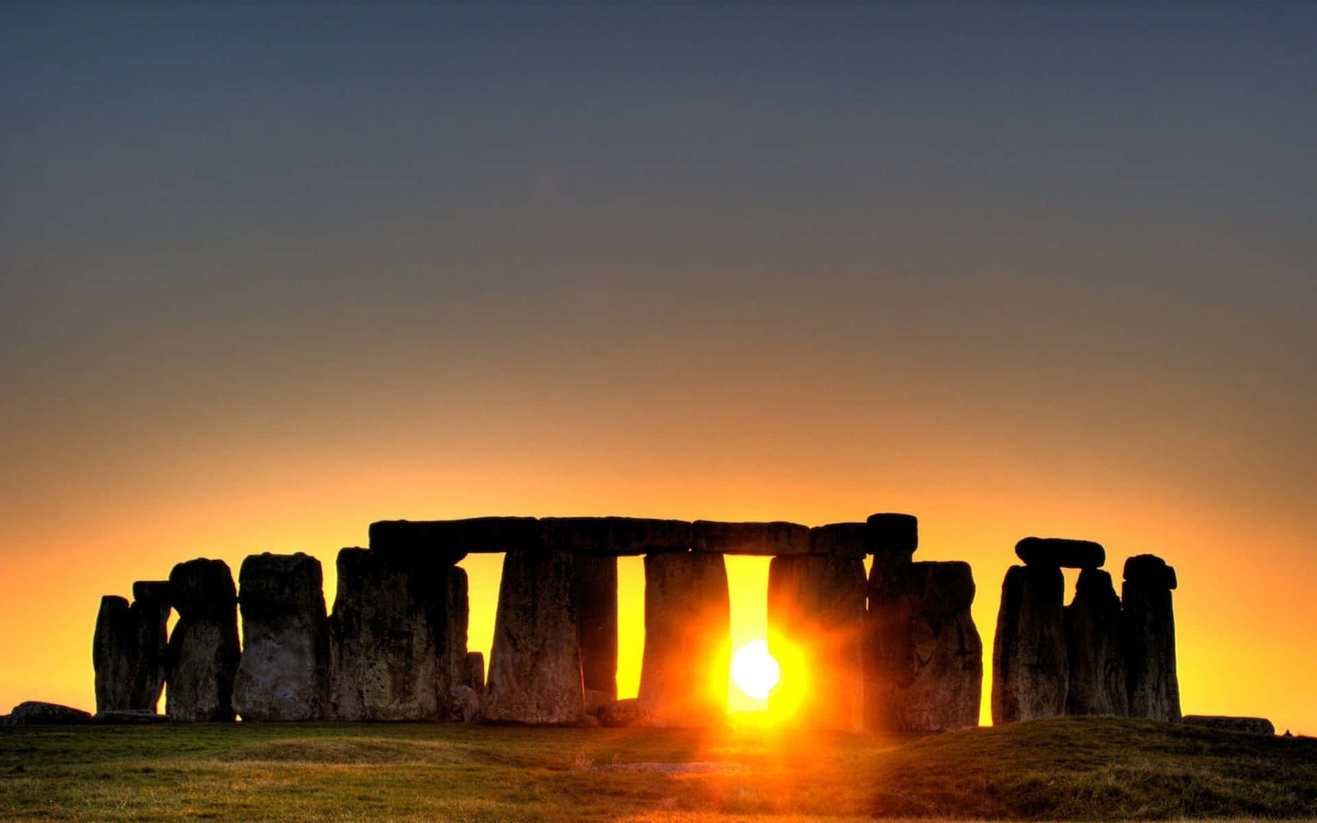 Gorgeous Sunset In Stonehenge Background