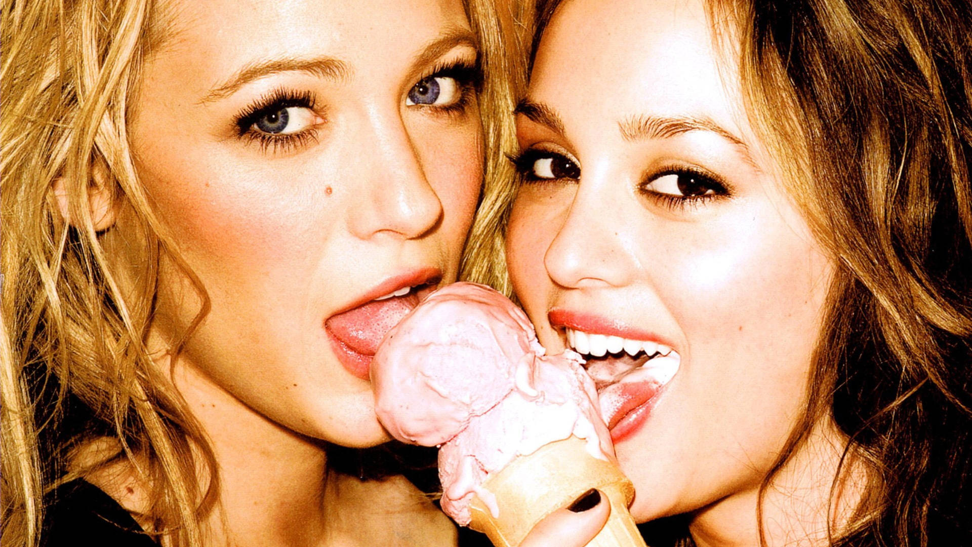 Gossip Girl Serena And Blair Ice Cream Background
