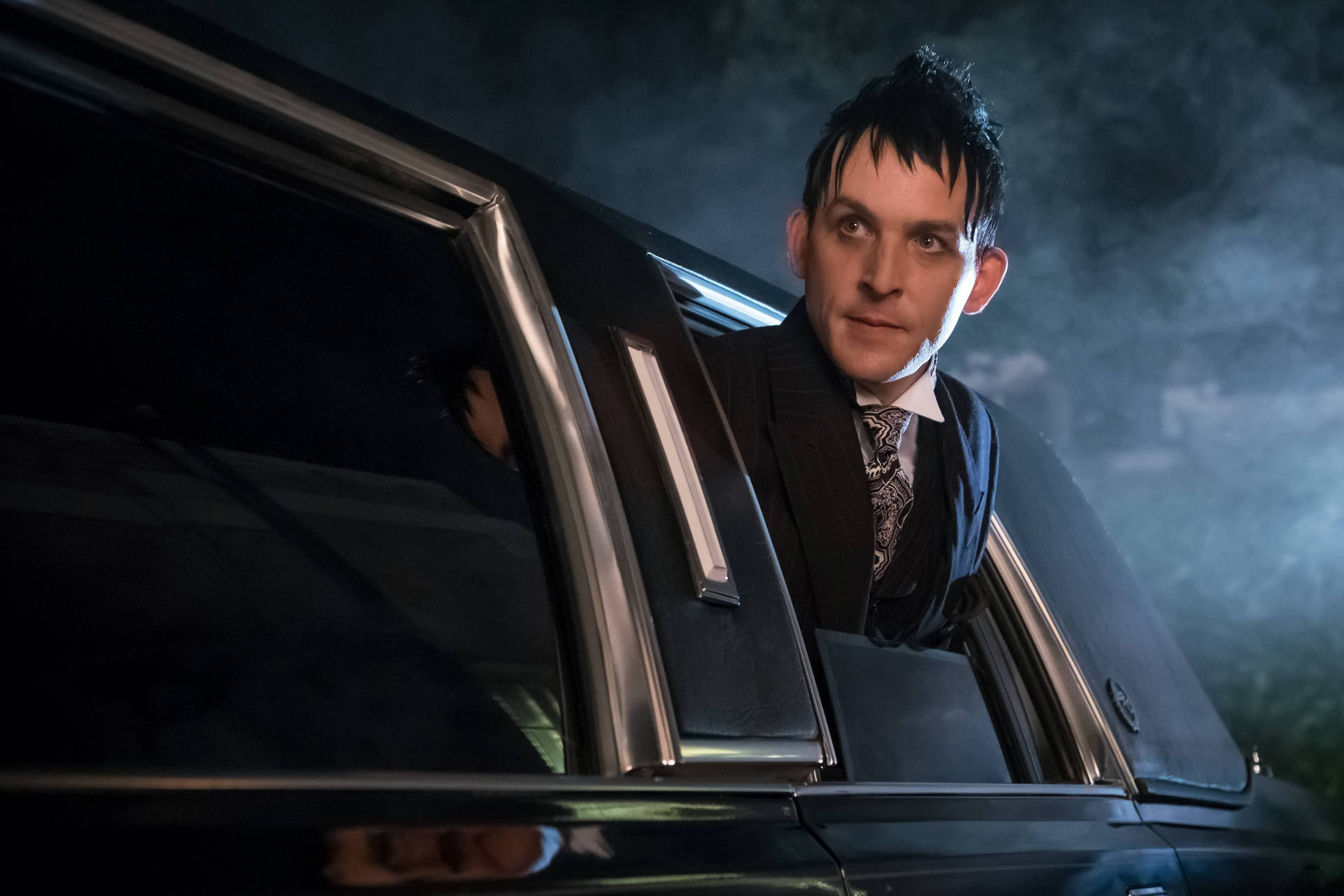 Gotham Robin Taylor As Penguin Background
