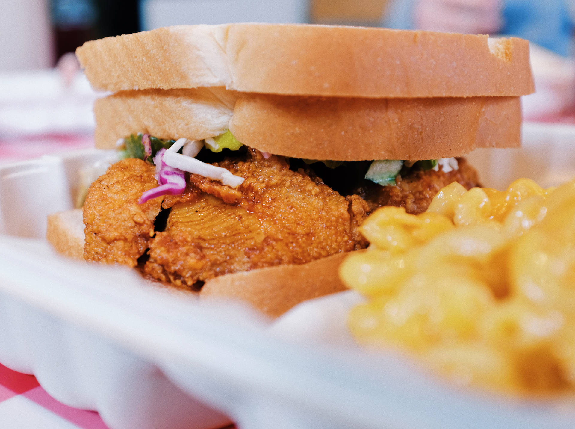 Gourmet Mac And Cheese With Chicken Sandwich Background