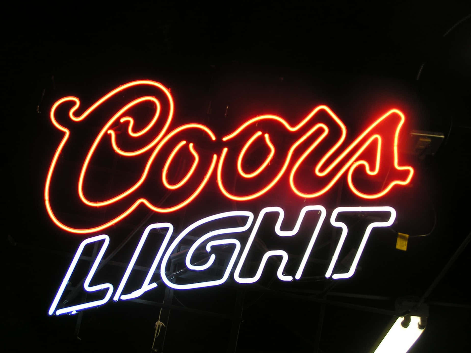 Grab A Crisp & Refreshing Coors Light Background